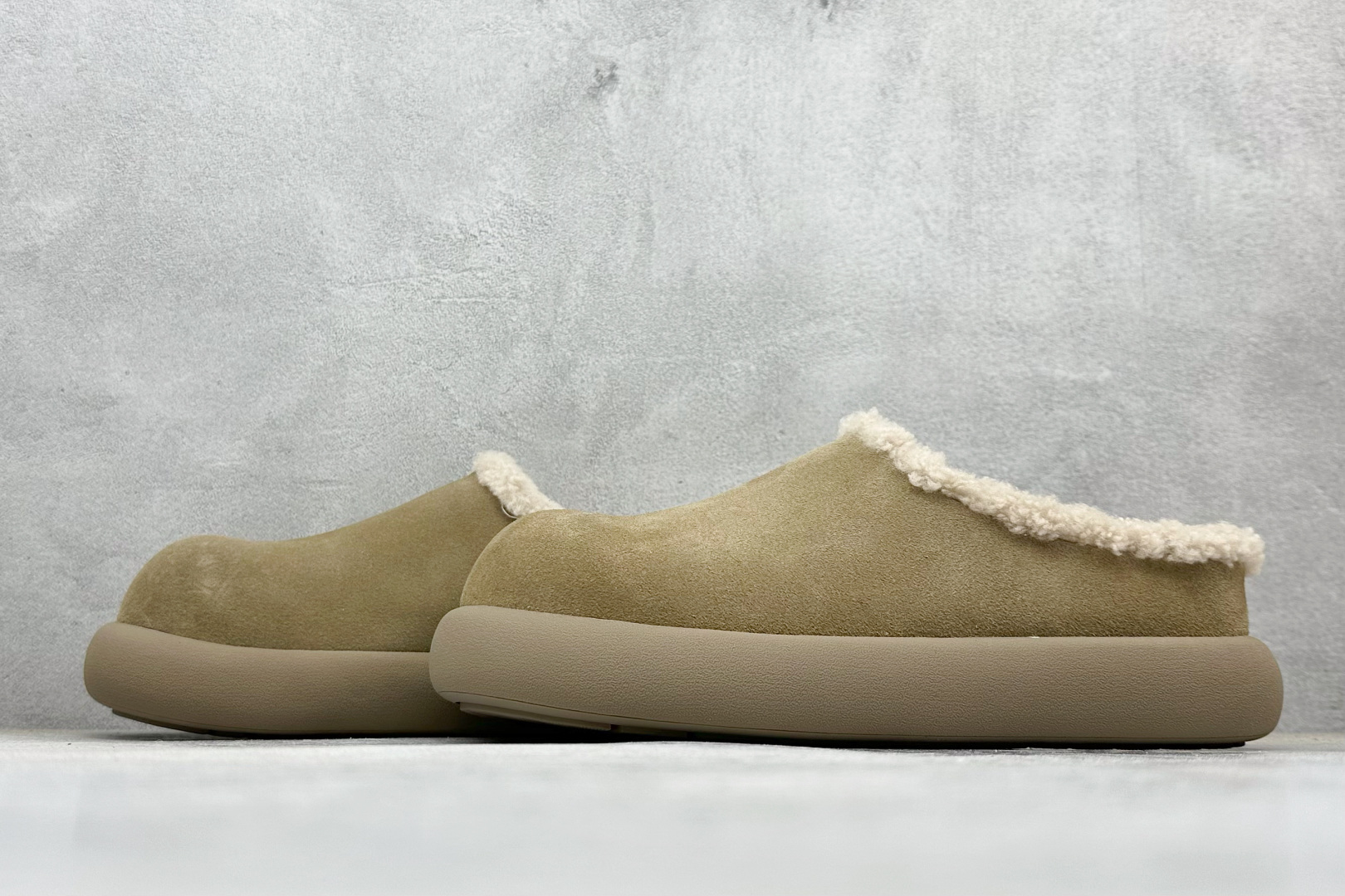 240 UGG Elea Slip-On 舒适简约 橡胶底 加绒防磨包头拖鞋 1116088