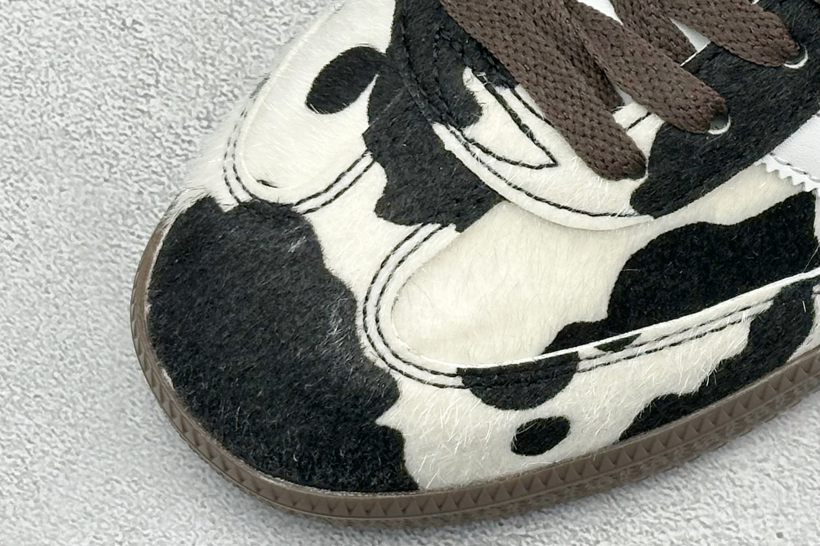 140 Addis Original Samba 复古桑巴板鞋 KK2238