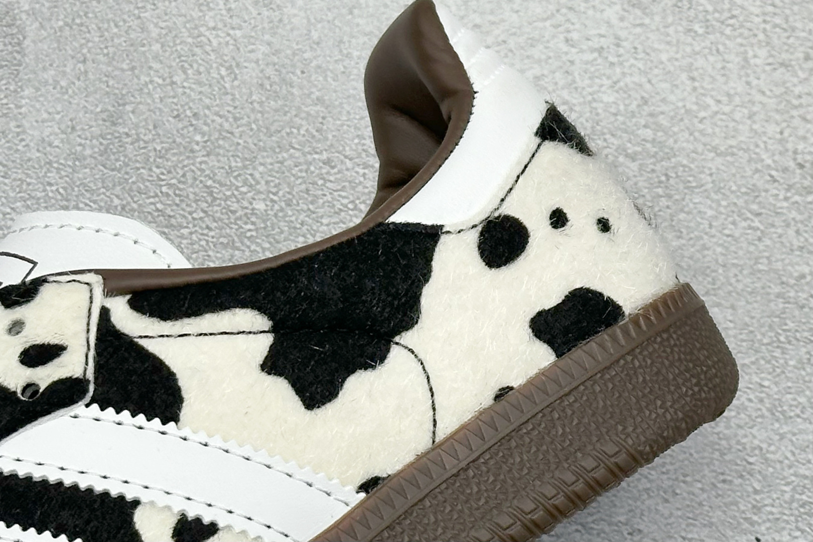 140 Addis Original Samba 复古桑巴板鞋 KK2238