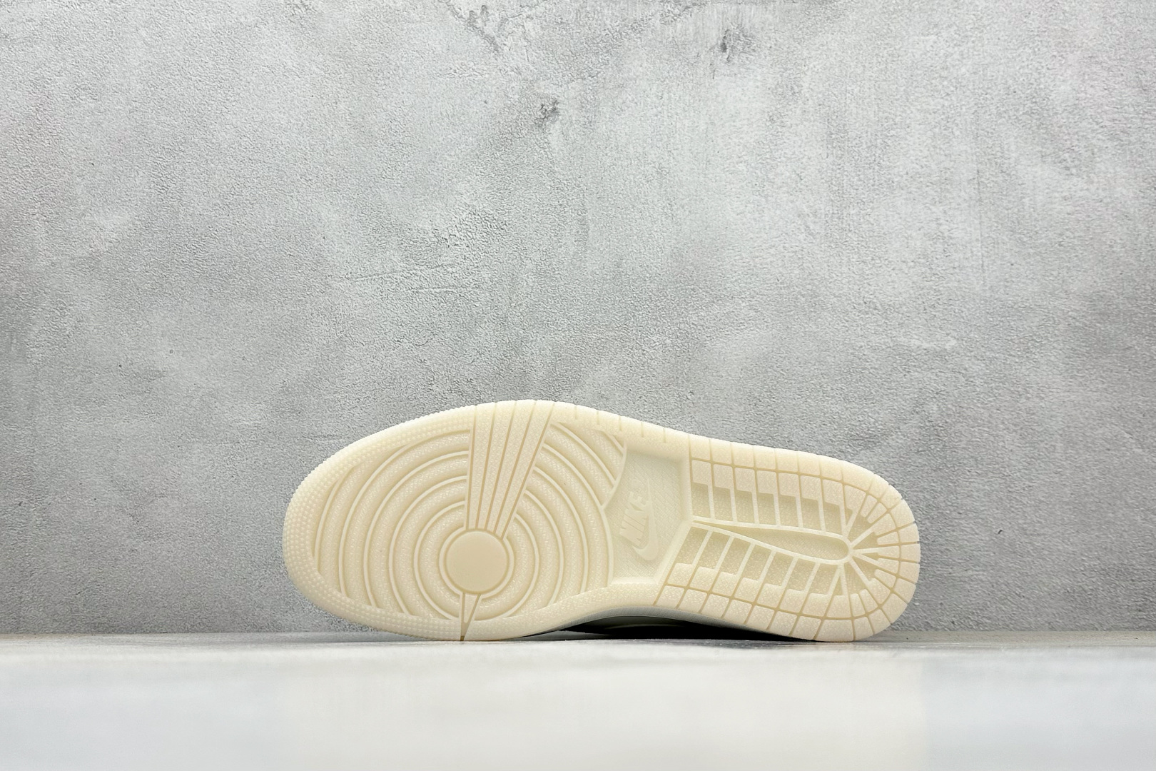 Travis Scott x Fragment Design x Jordan Air Jordan 1 Low SP Bape联名——“白红” DM7866-101