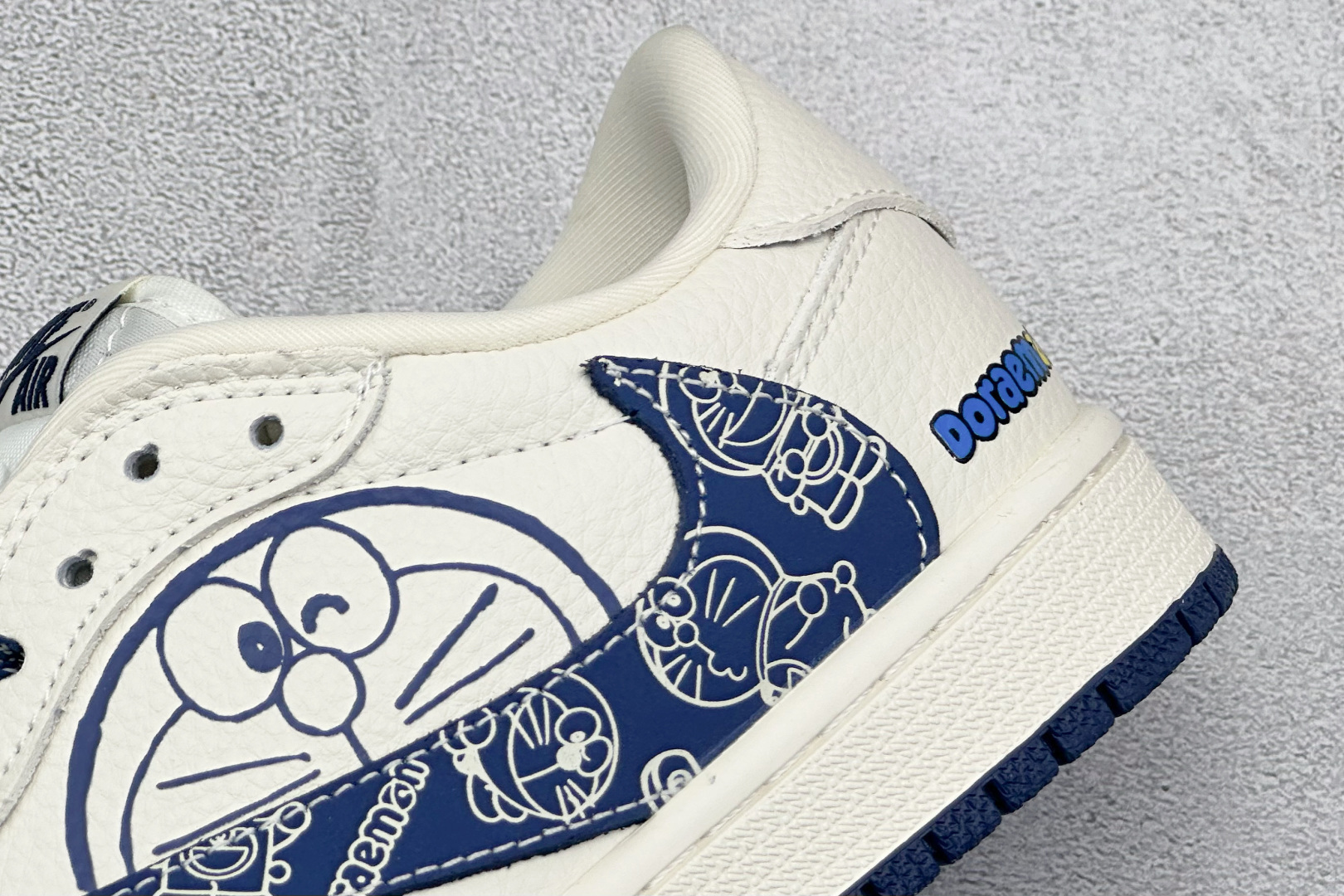 Travis Scott x Nike Air Jordan 1 Low x Doraemon Air Jordan 1 Low 哆啦A梦反转白蓝小勾倒钩 XB1979-015
