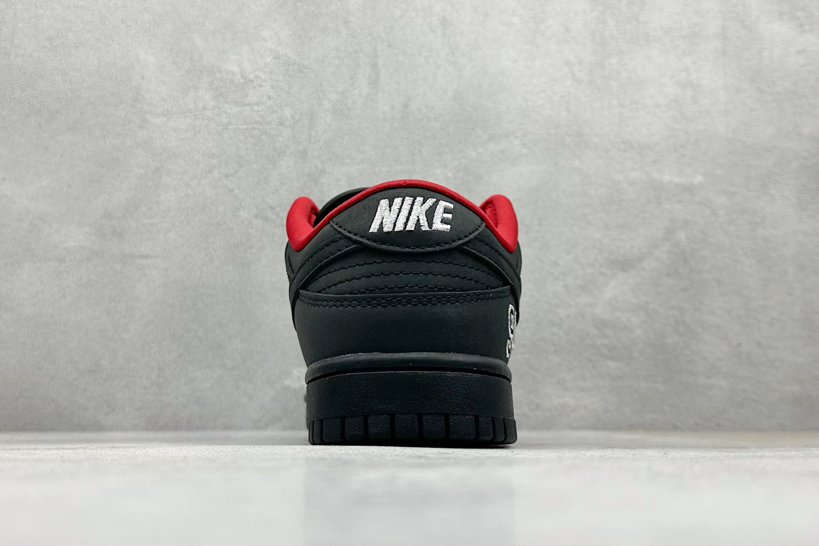 Supreme x 94Nike Dunk SB Dunk Low 联名黑色 低帮休闲滑板鞋 HQ8487-001