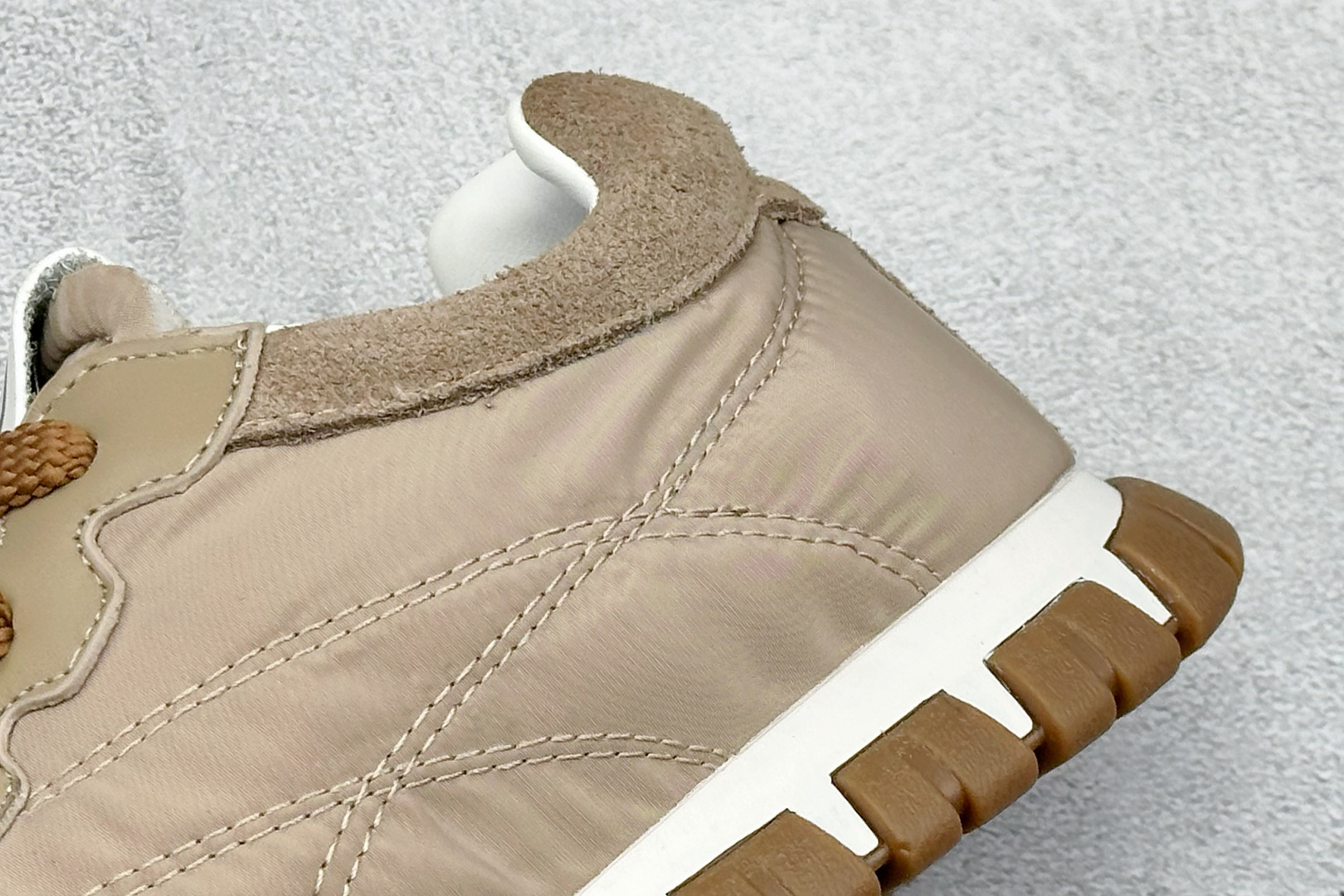 320 MIU MIU缪缪 Tyre 尼龙绒面革 圆头系带 轮胎鞋 低帮 生活休闲鞋 DY3072-3F4A-FOCU310-02-F8010