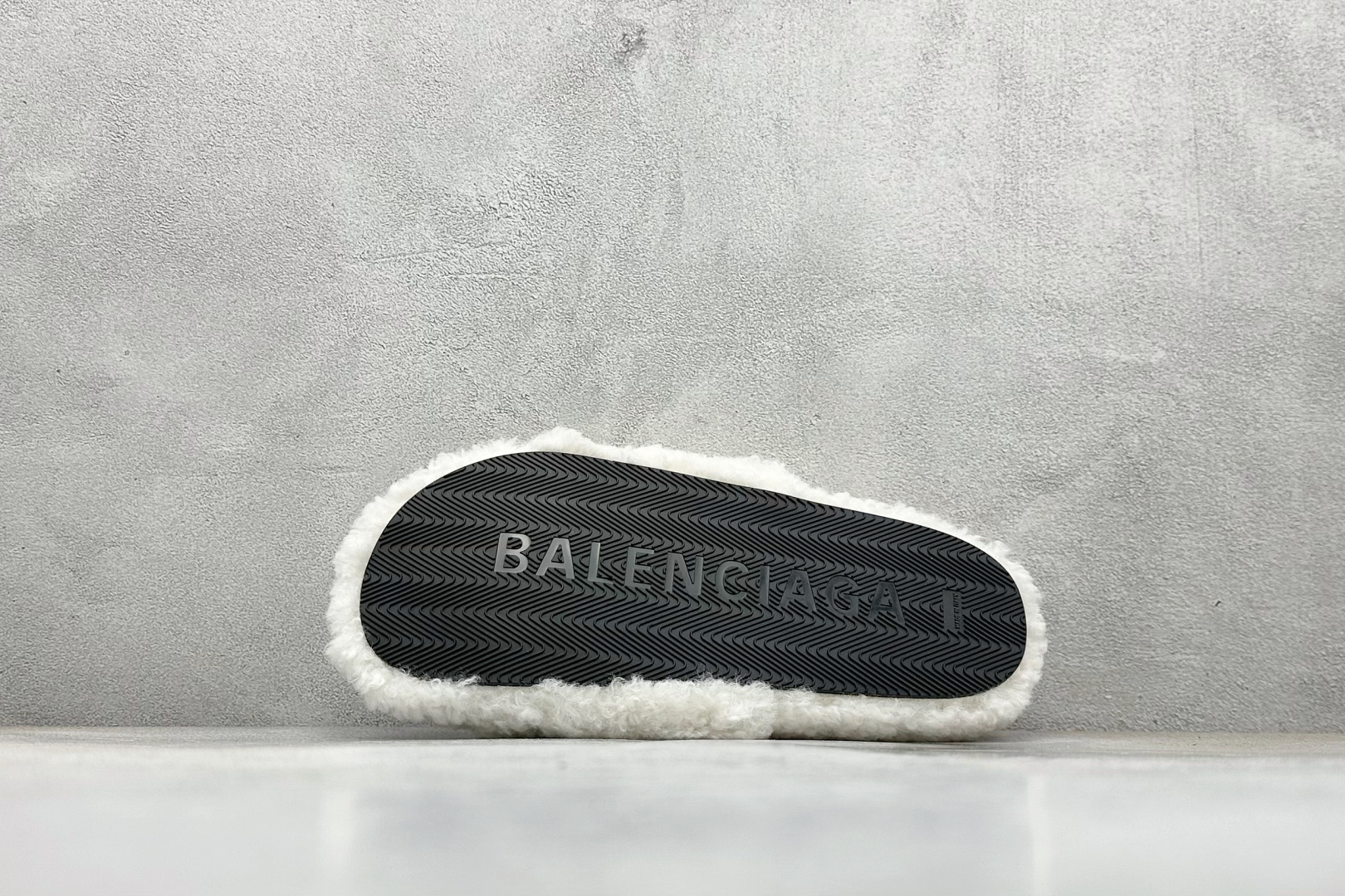 280 Balenciaga 巴黎世家 Furry 毛毛拖鞋 ECBL001935G
