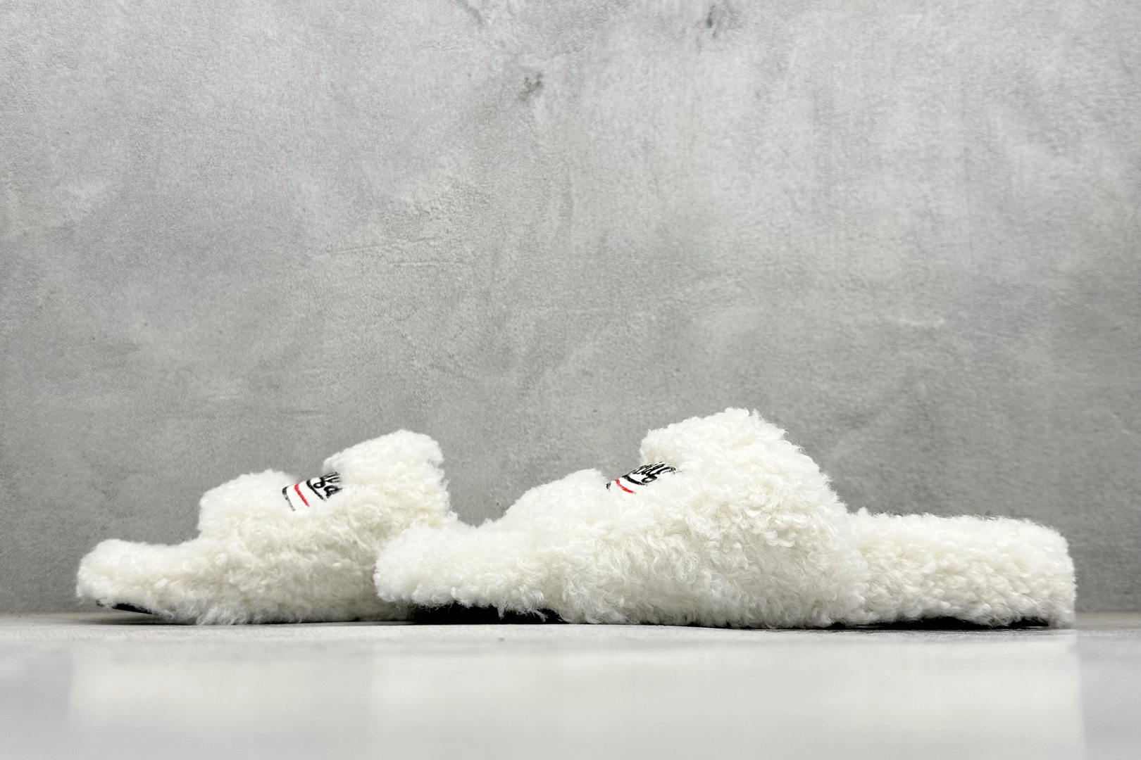 280 Balenciaga 巴黎世家 Furry 毛毛拖鞋 ECBL001935G