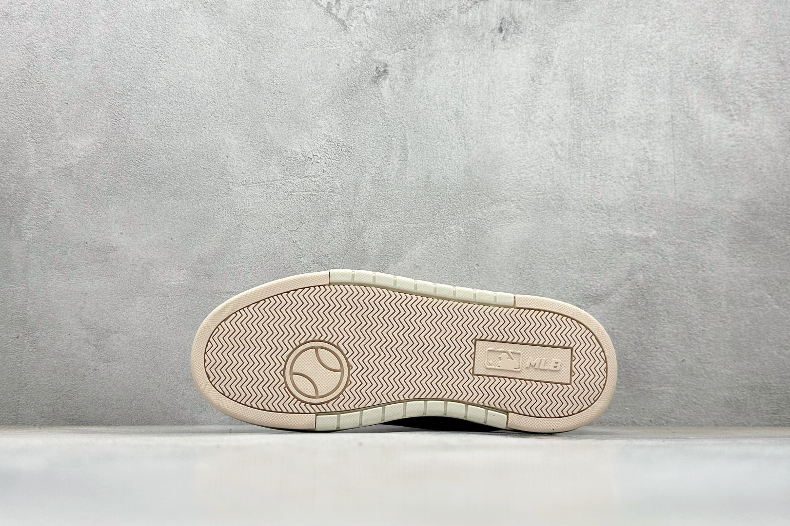 180 New York Yankees x MLB Chunky Liner Low 学长系列低帮老爹风轻量增高厚底百搭休闲运动板鞋 3ASXE035N