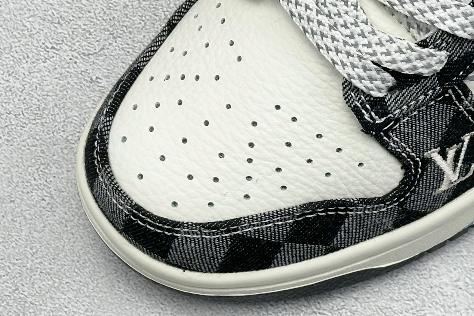 Nike SB Dunk Low 白黑格子牛仔 周年高端定制 低帮休闲板鞋 YF9511-901