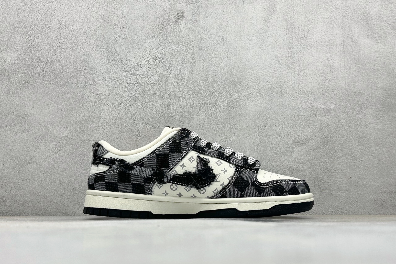 Nike SB Dunk Low 白黑格子牛仔 周年高端定制 低帮休闲板鞋 YF9511-901