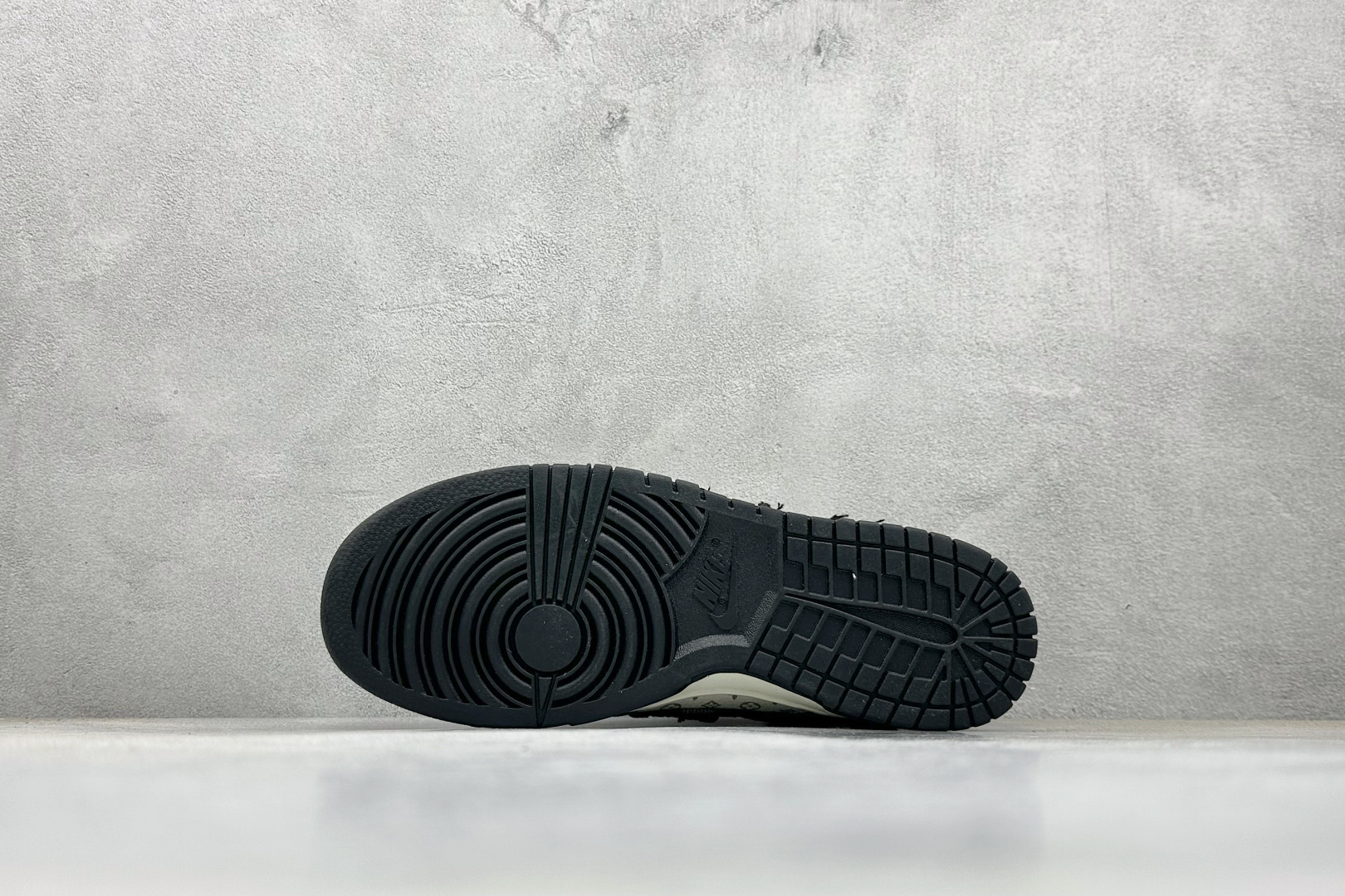 Nike SB Dunk Low 白黑格子牛仔 周年高端定制 低帮休闲板鞋 YF9511-901