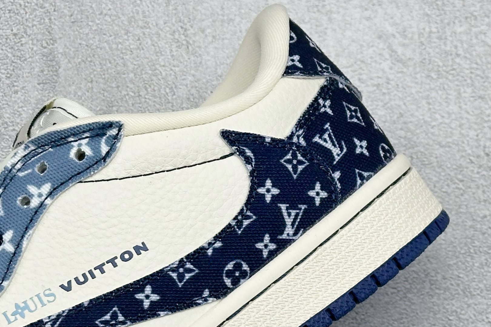 Travis Scott x Fragment Design x Jordan Air Jordan 1 Low SP “路易威登联名------水洗牛仔蓝印花” XD1979-002