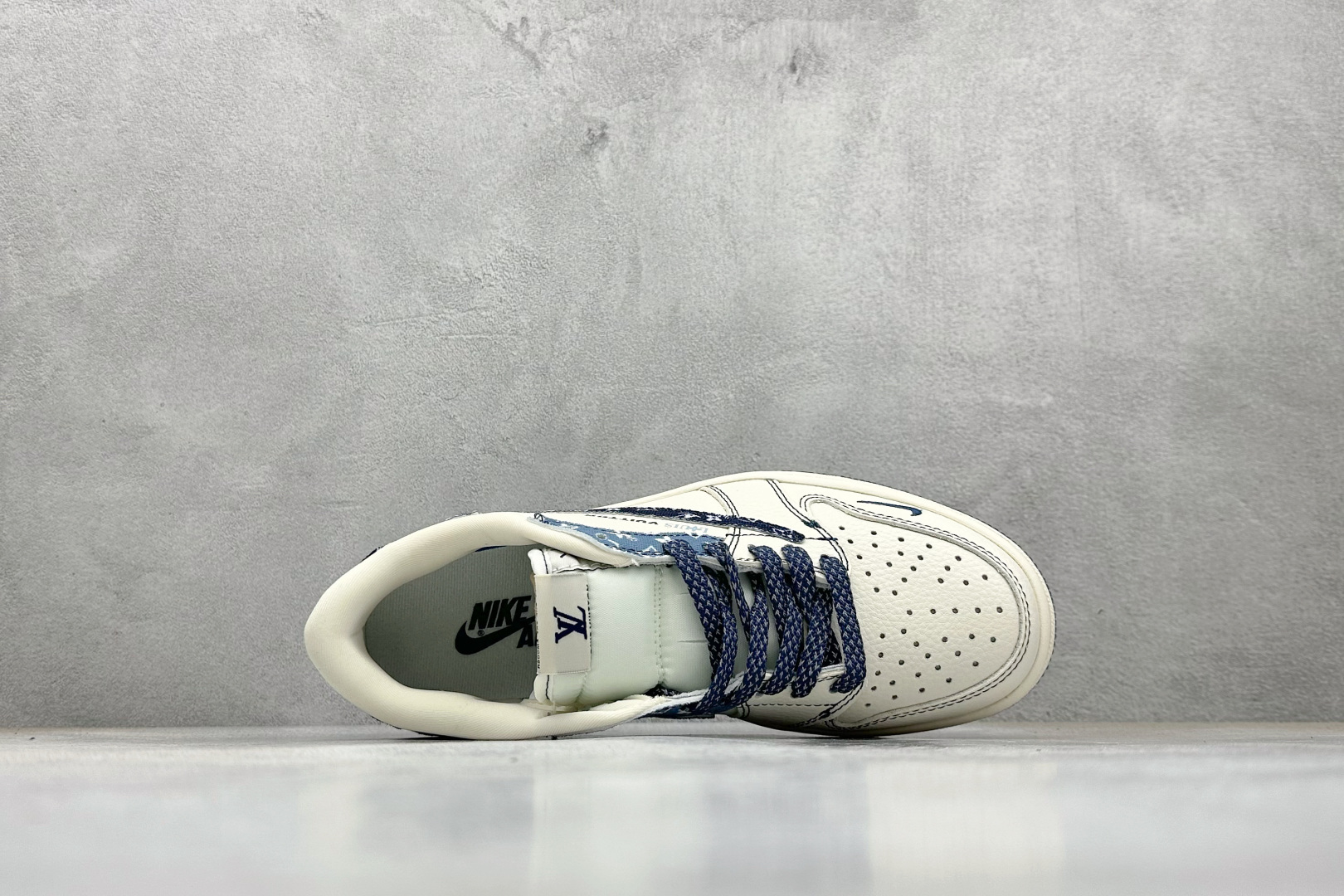 Travis Scott x Fragment Design x Jordan Air Jordan 1 Low SP “路易威登联名------水洗牛仔蓝印花” XD1979-002