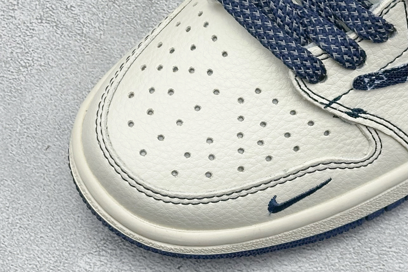 Travis Scott x Fragment Design x Jordan Air Jordan 1 Low SP “路易威登联名------水洗牛仔蓝印花” XD1979-002