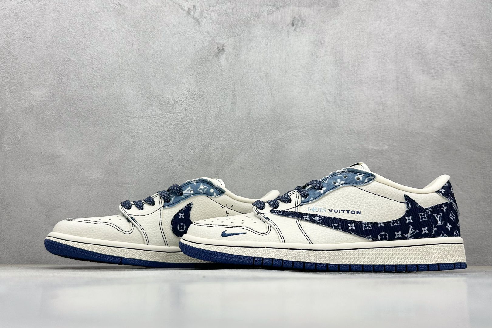 Travis Scott x Fragment Design x Jordan Air Jordan 1 Low SP “路易威登联名------水洗牛仔蓝印花” XD1979-002