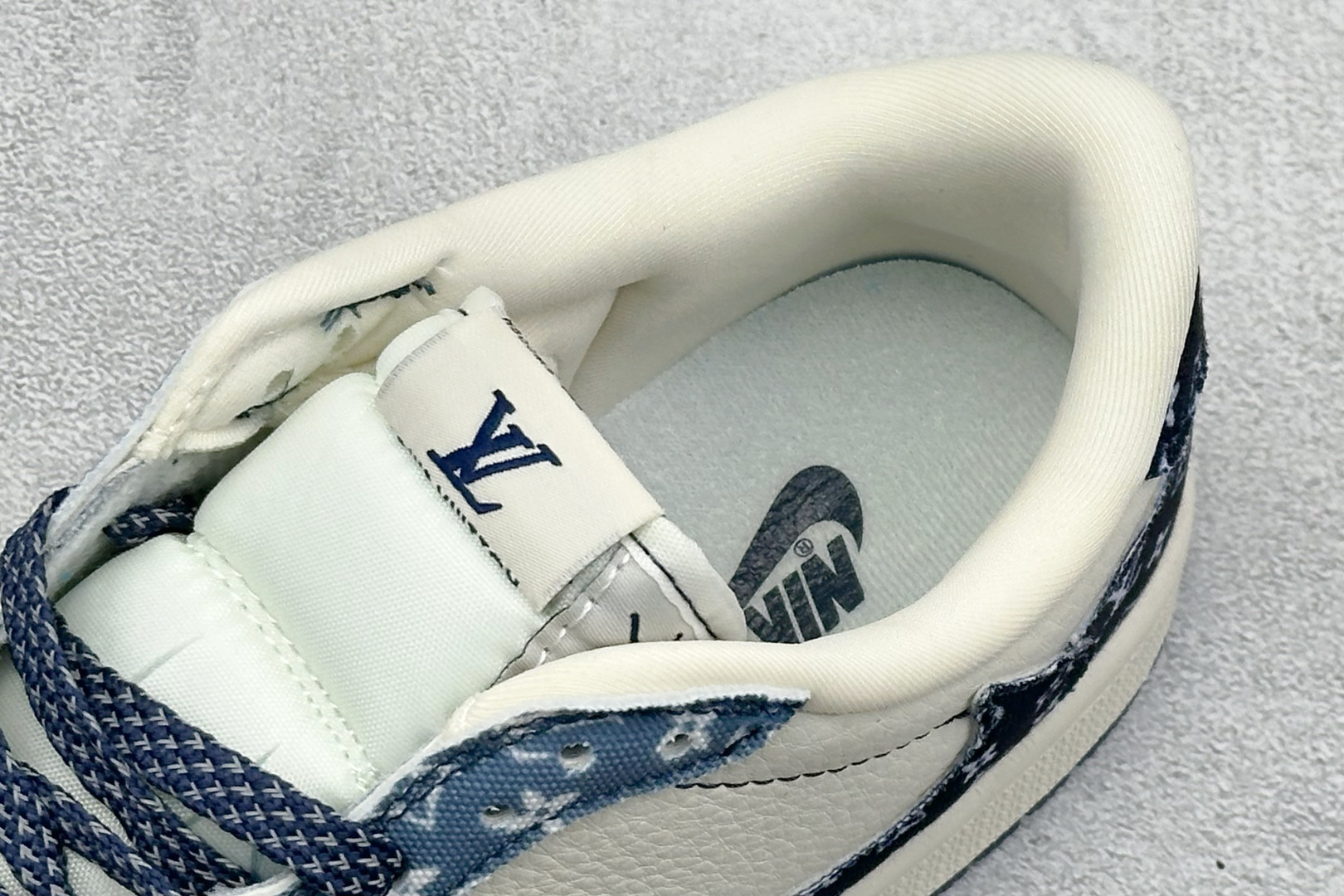 Travis Scott x Fragment Design x Jordan Air Jordan 1 Low SP “路易威登联名------水洗牛仔蓝印花” XD1979-002