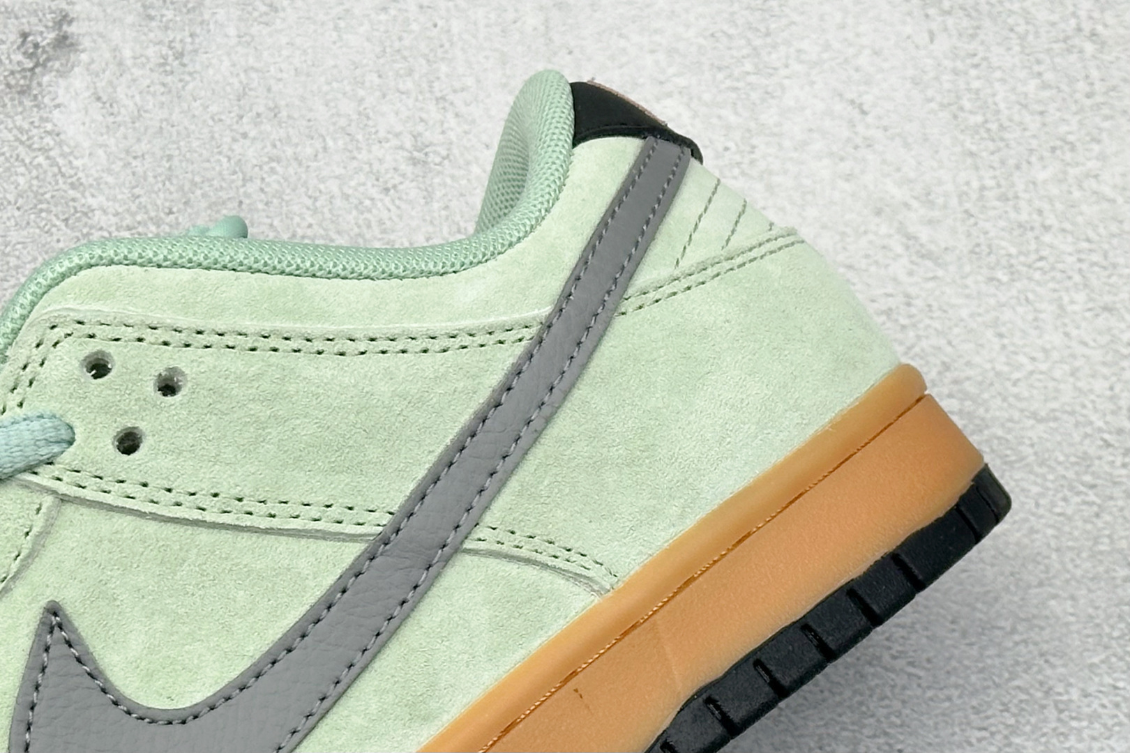 Nike SB Dunk Low “Verdugo Mountain” 绿灰 HQ1626-300