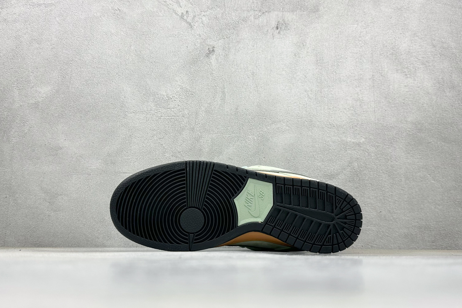 Nike SB Dunk Low “Verdugo Mountain” 绿灰 HQ1626-300