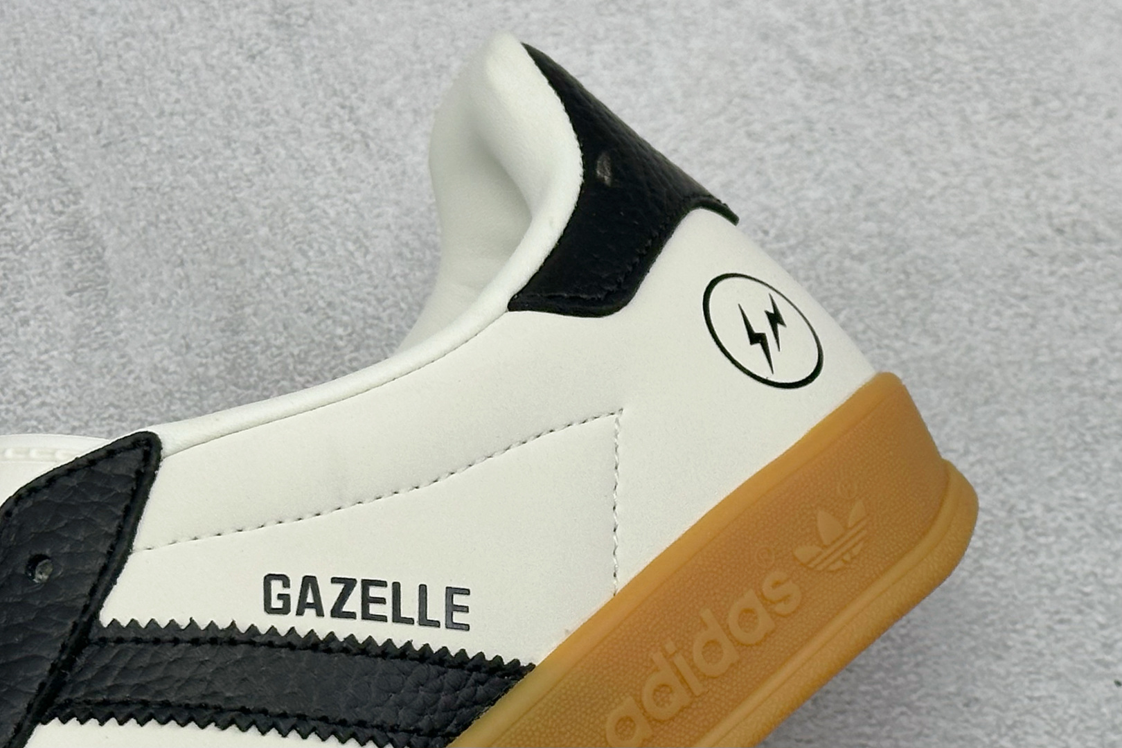 180 Adidas SAMBA x 闪电联名休闲板鞋 SC9207-722