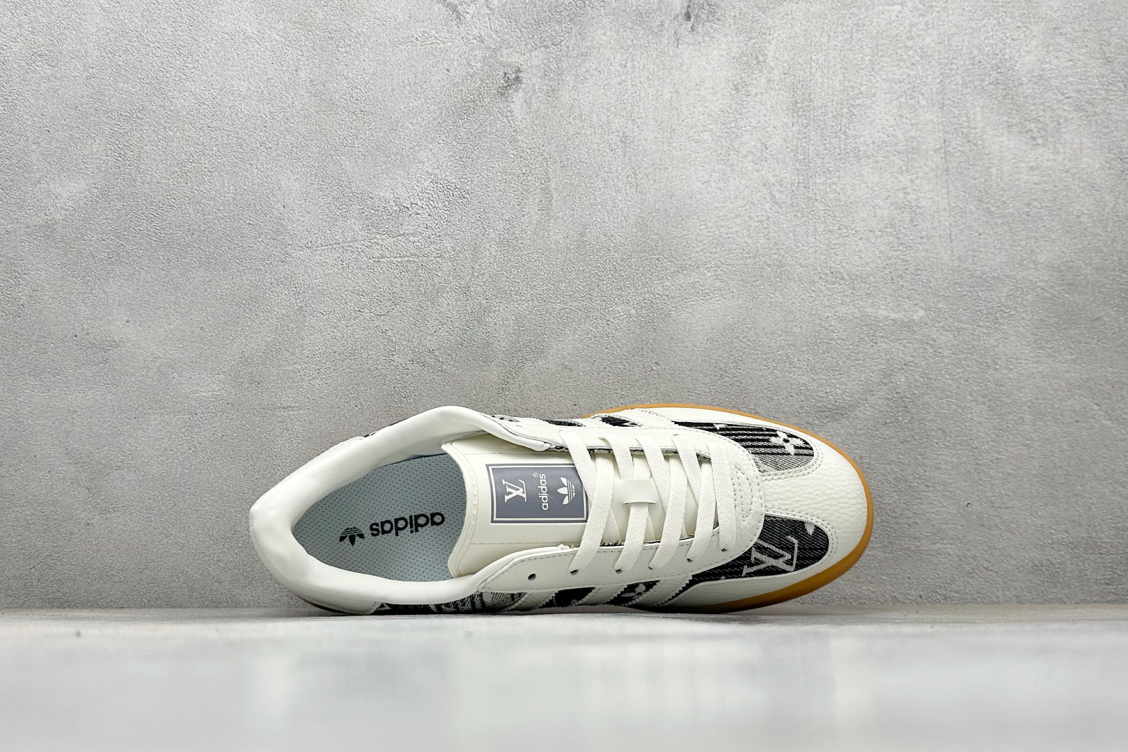 180 Adidas SAMBA x LV联名休闲板鞋 SC9207-730-Chinese UA Cheap High Quatity Brand Clothes Bags handbags Sneakers wholesale wholesaler seller from China Factory suppliers Fashion Clothing Shoes best Quality Beautiful Price 180 Adidas SAMBA x LV联名休闲板鞋 SC9207-730