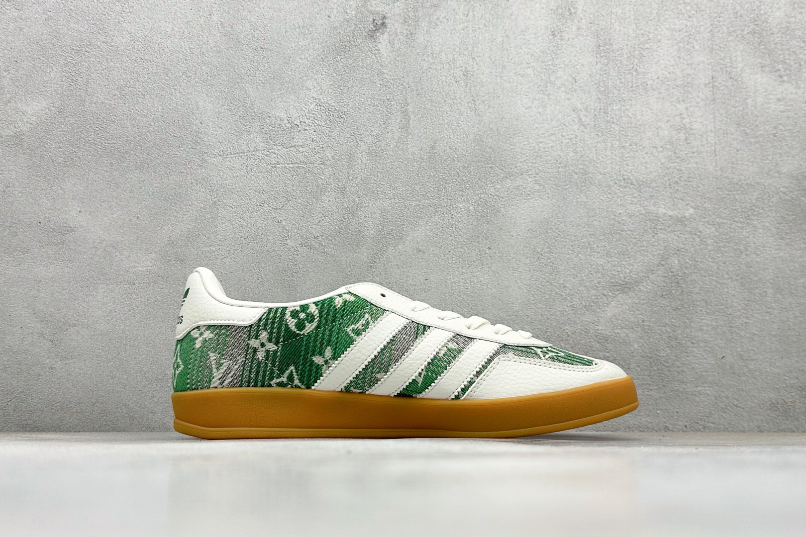 180 Adidas SAMBA x LV联名休闲板鞋 SC9207-733-Chinese UA Cheap High Quatity Brand Clothes Bags handbags Sneakers wholesale wholesaler seller from China Factory suppliers Fashion Clothing Shoes best Quality Beautiful Price 180 Adidas SAMBA x LV联名休闲板鞋 SC9207-733