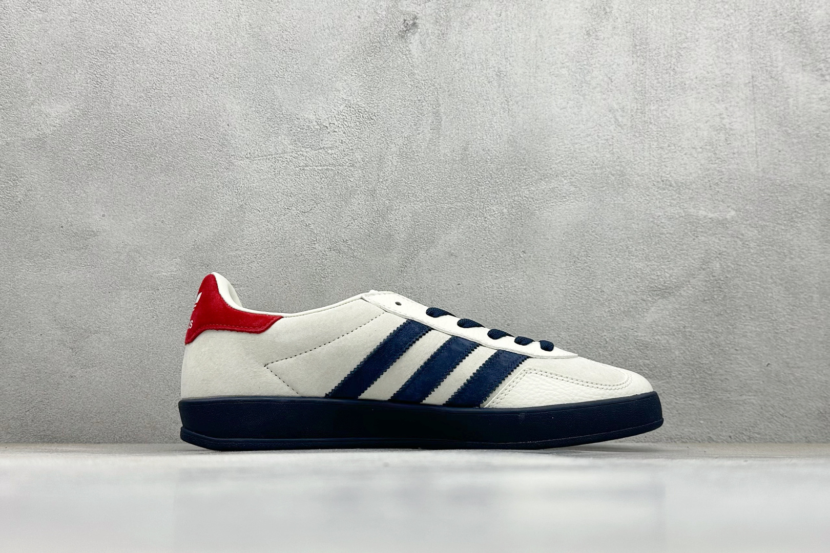 180 Adidas SAMBA x LV联名休闲板鞋 SC9207-725