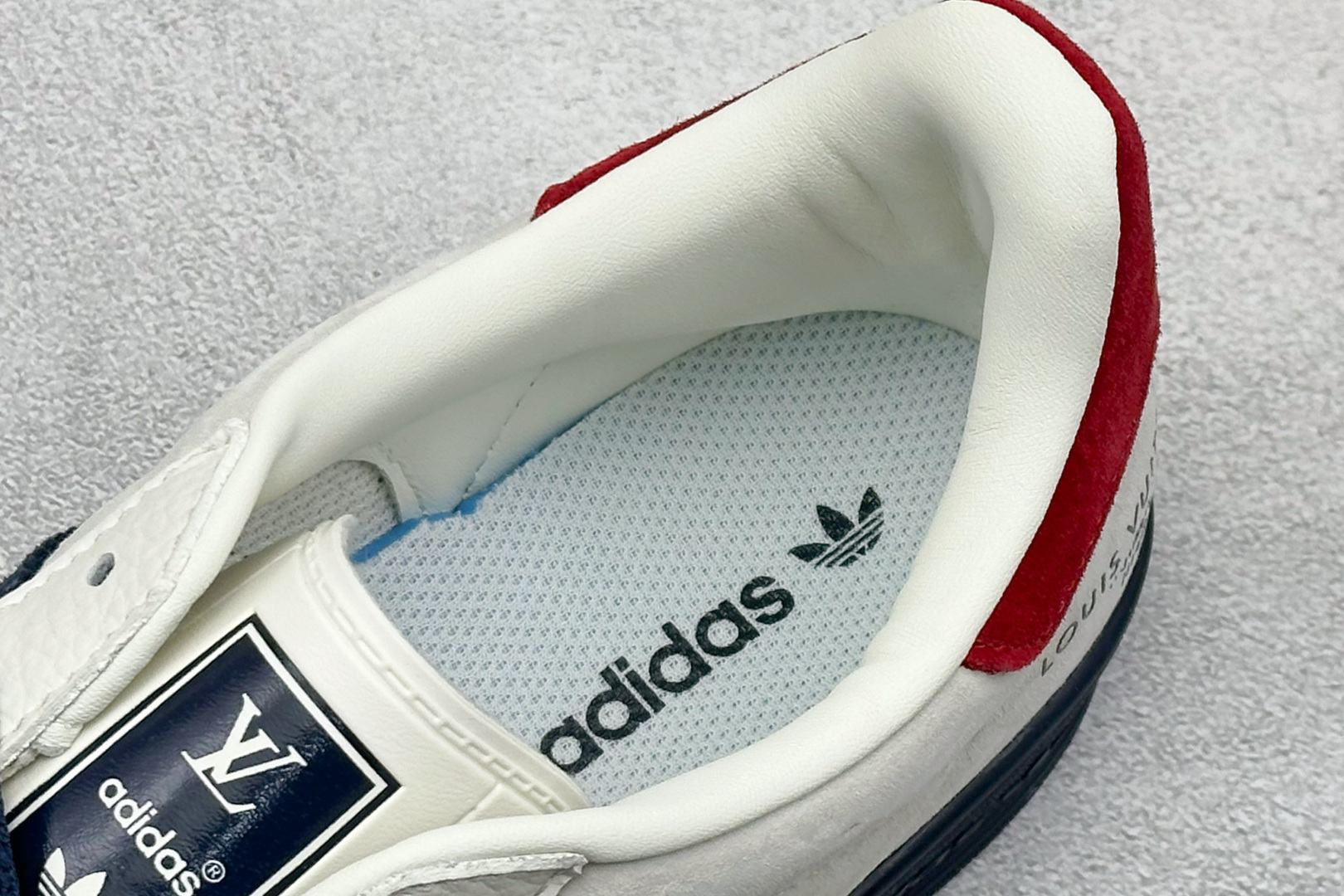 180 Adidas SAMBA x LV联名休闲板鞋 SC9207-725