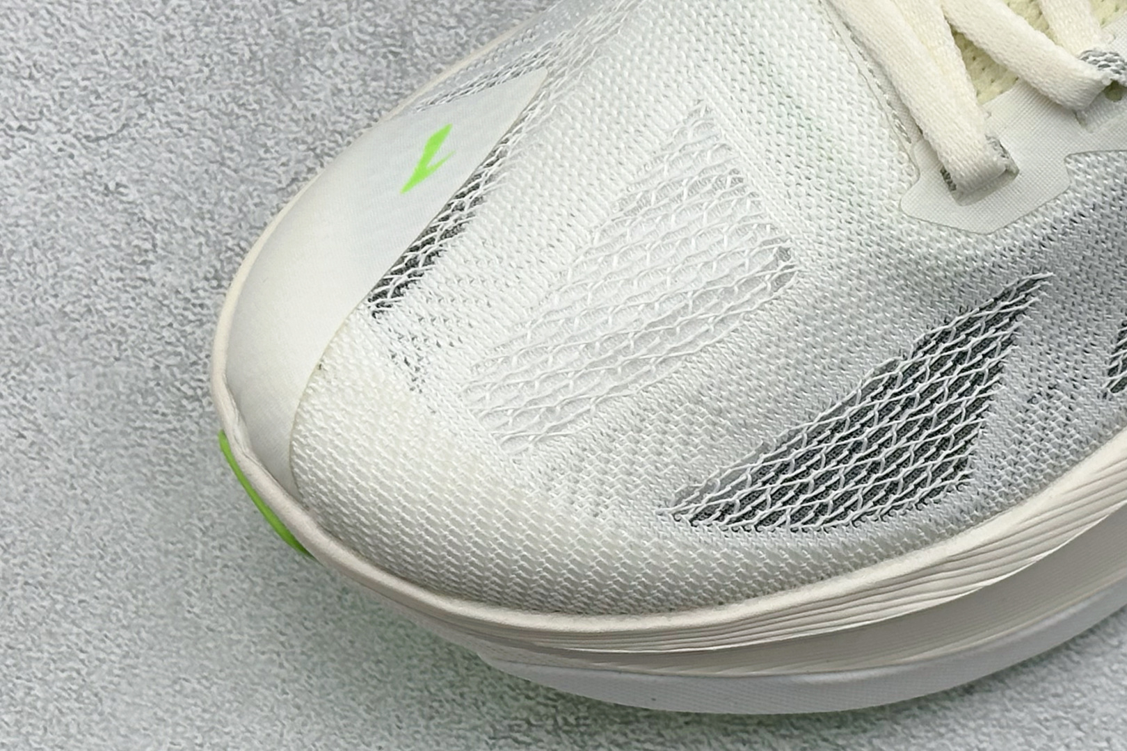 210 Z版Brooks布鲁克斯 Hyperion 3 网面耐磨透气休闲跑步鞋 110467-1D-182