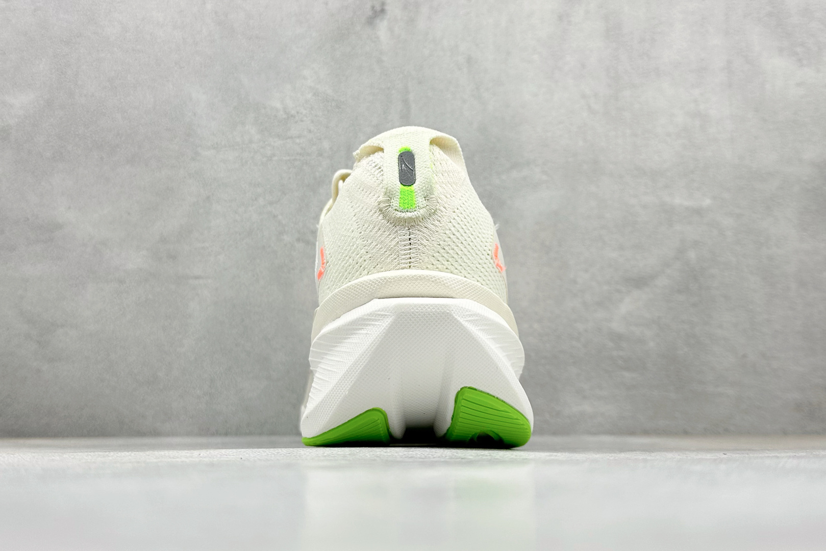 210 Z版Brooks布鲁克斯 Hyperion 3 网面耐磨透气休闲跑步鞋 110467-1D-182