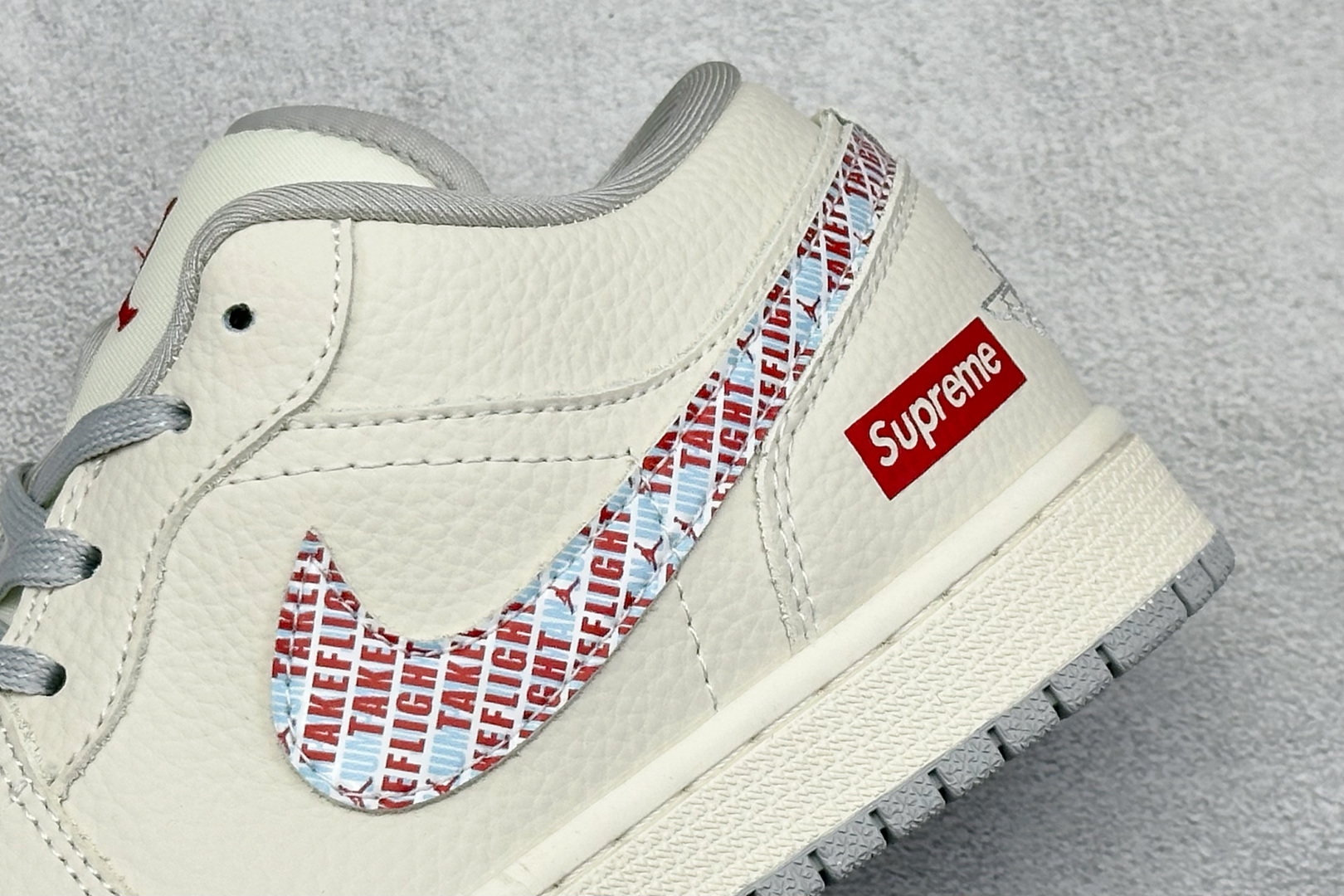 XC版Nike Jordan Air Jordan 1“Supreme联名——米白彩勾” 高端定制 低帮 复古 减震 防滑 耐磨 篮球鞋 LR8888-014-High Quatity Cheap Brand wholesale wholesaler seller Clothes Bags handbags Sneakers Top Fashion Clothing Shoes from China Factory Chinese suppliers best Quality Beautiful Price XC版Nike Jordan Air Jordan 1“Supreme联名——米白彩勾” 高端定制 低帮 复古 减震 防滑 耐磨 篮球鞋 LR8888-014