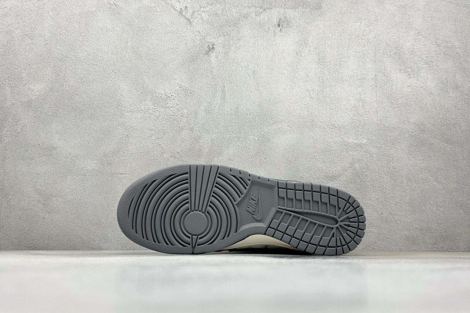 XC版Nike SB Dunk Low 联名 灰猪八红标 周年高端定制 低帮休闲板鞋 CX5050-Y13