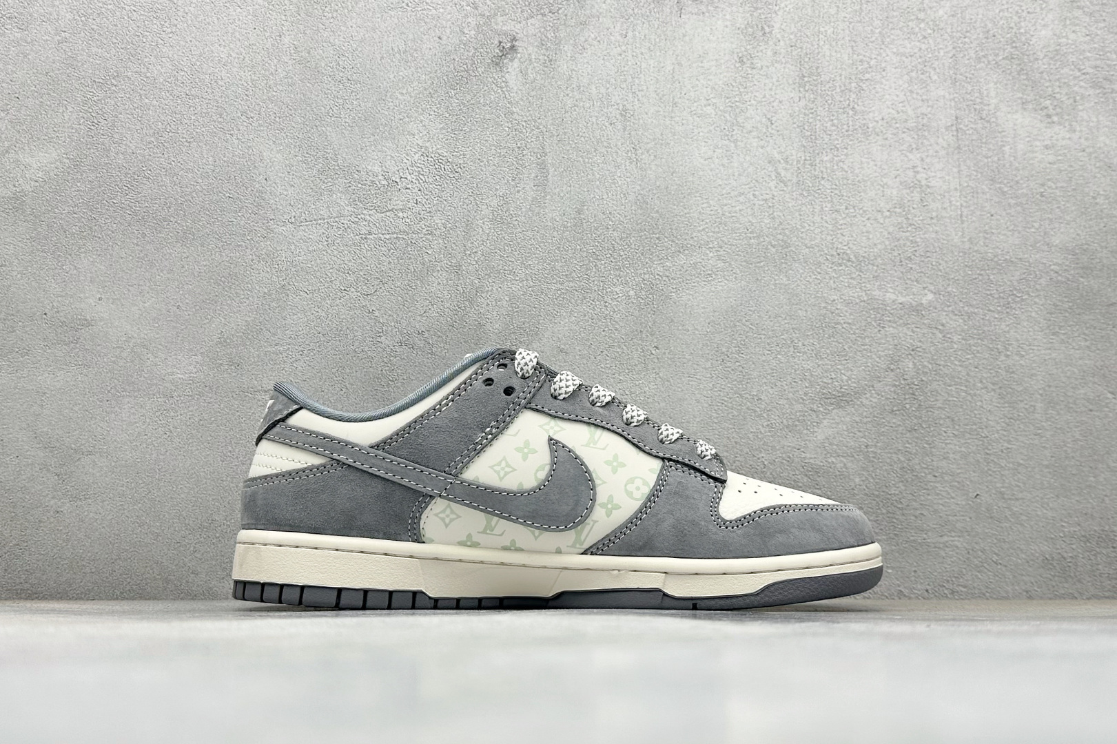 XC版Nike SB Dunk Low 联名 灰猪八红标 周年高端定制 低帮休闲板鞋 CX5050-Y13