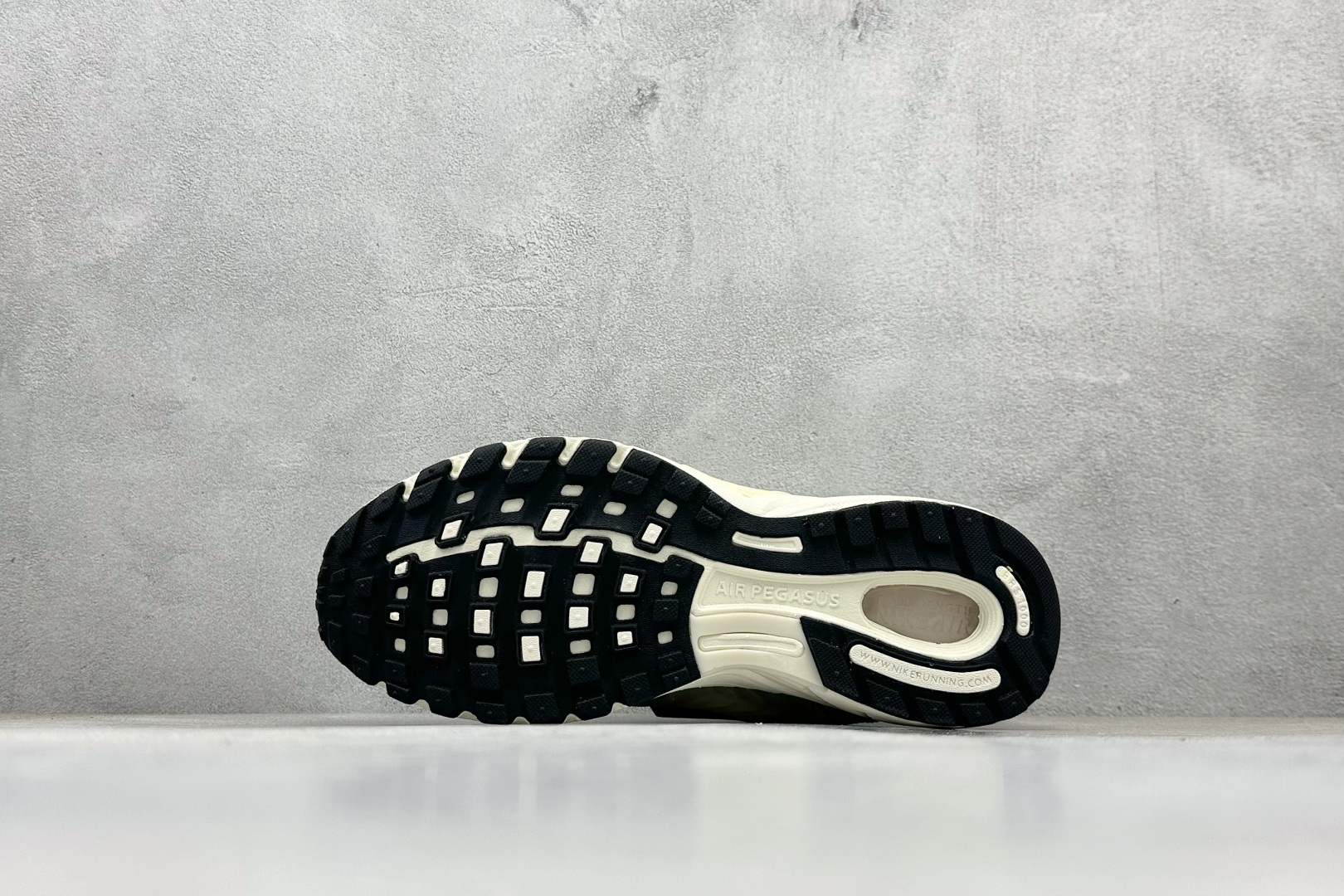 Nike Air Pegasus Wave 时尚百搭耐磨透气支撑 低帮 休闲训练跑步鞋 IB0612-101