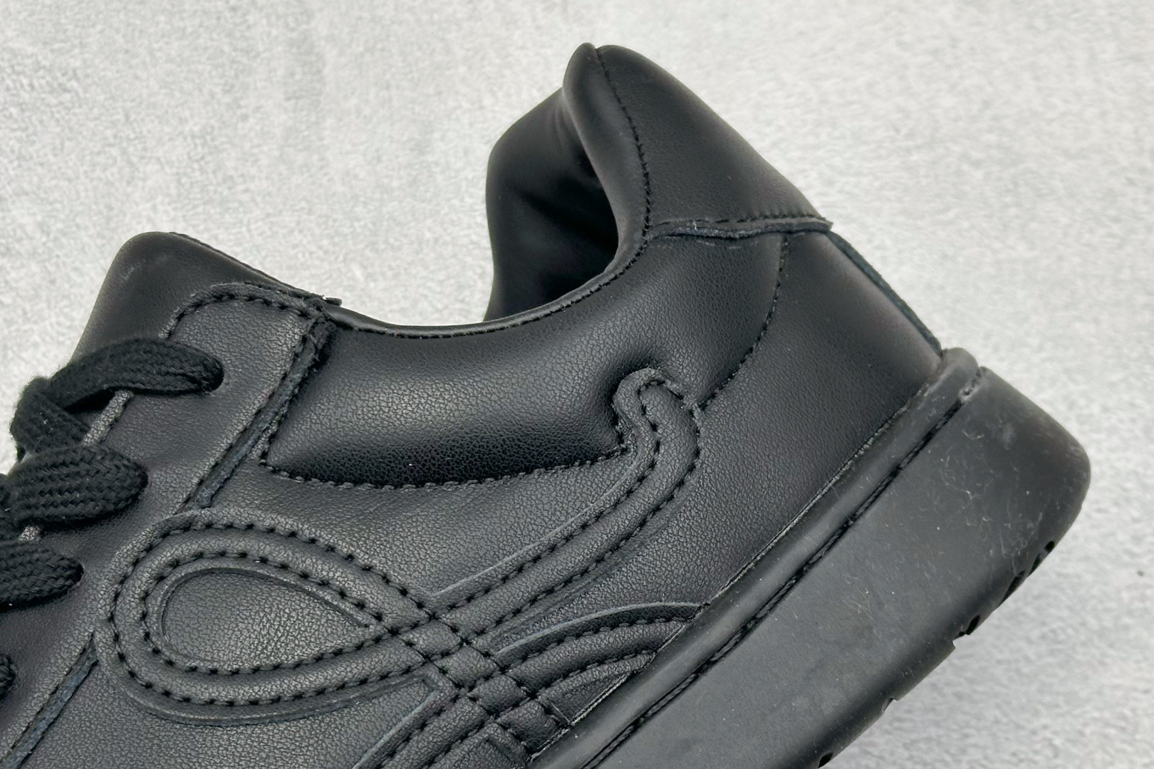 210 S版LOEWE罗意威 Jambo 牛皮革 圆头系带 低帮 板鞋 M816282XBN-1100