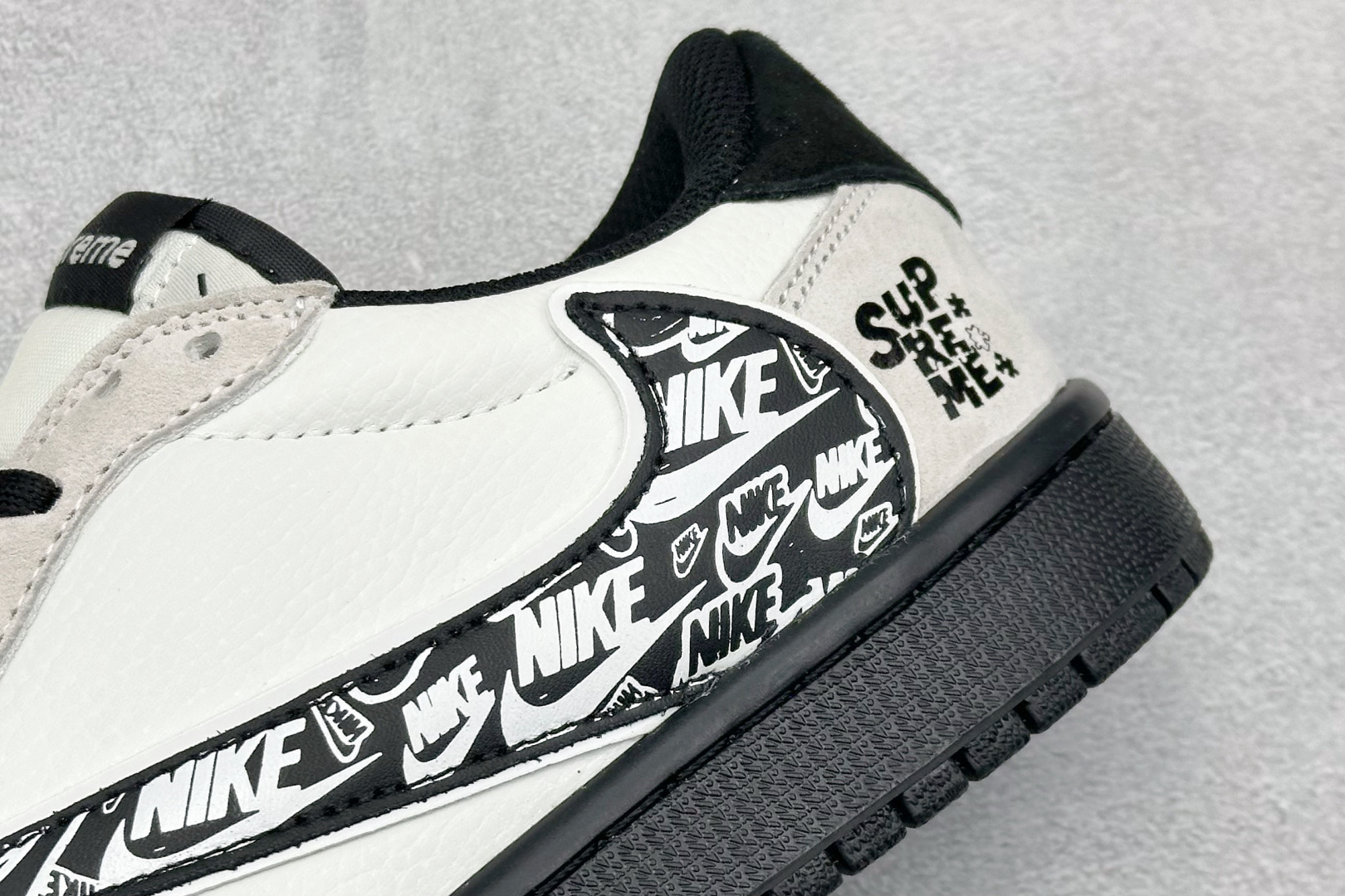 XC版Travis Scott x Fragment Design x Jordan Air Jordan 1 Low SP “Supreme联名——棕黑花勾” DZ5899-032