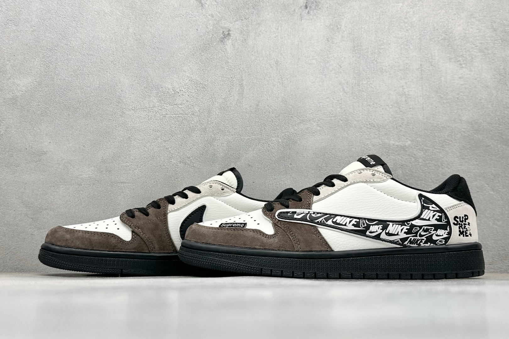 XC版Travis Scott x Fragment Design x Jordan Air Jordan 1 Low SP “Supreme联名——棕黑花勾” DZ5899-032