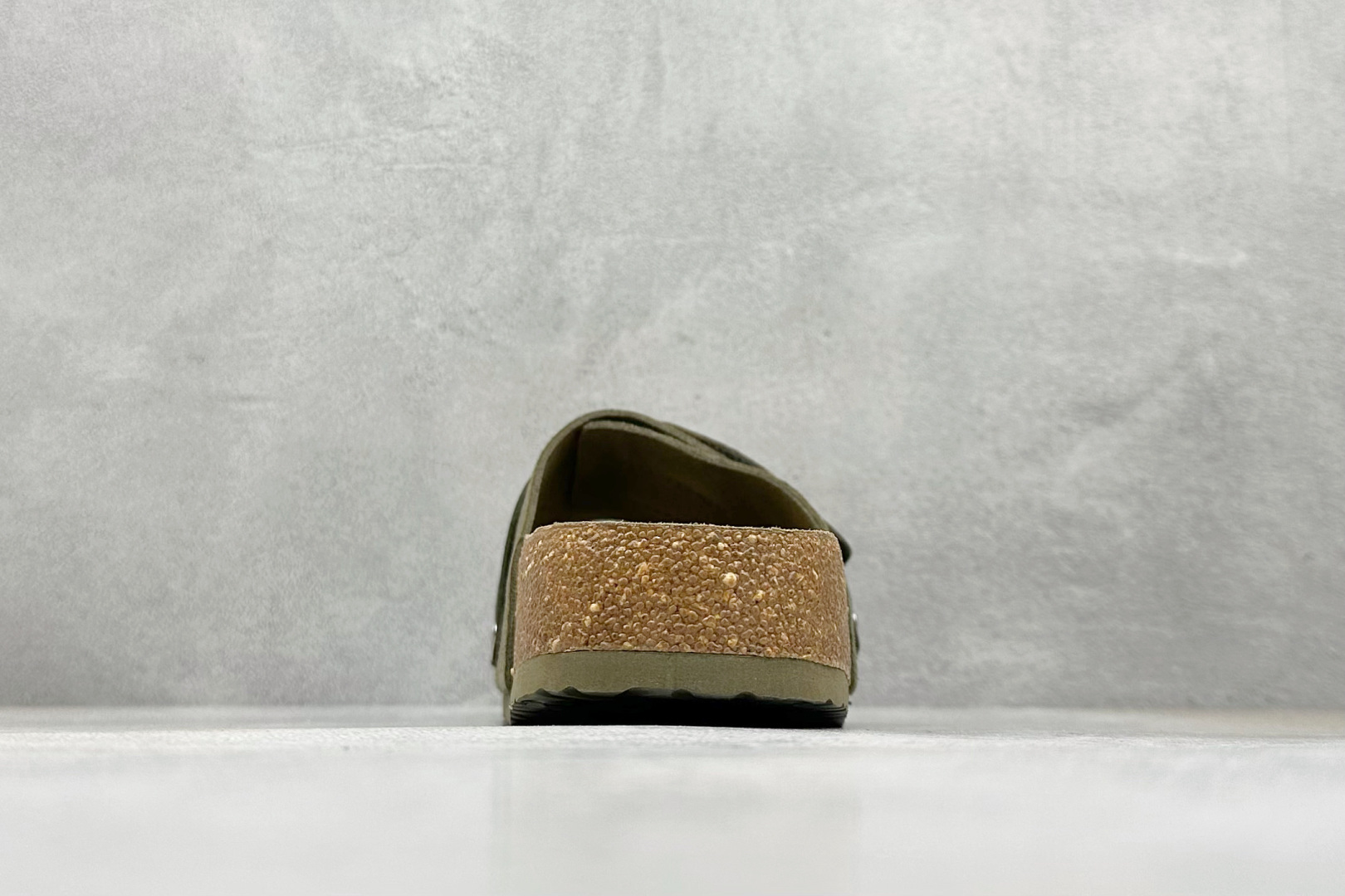 TG版博肯 Birkenstock Boston Suede 系列平底复古软木底休闲拖鞋 1028058-High Quatity Cheap Brand wholesale wholesaler seller Clothes Bags handbags Sneakers Top Fashion Clothing Shoes from China Factory Chinese suppliers best Quality Beautiful Price TG版博肯 Birkenstock Boston Suede 系列平底复古软木底休闲拖鞋 1028058