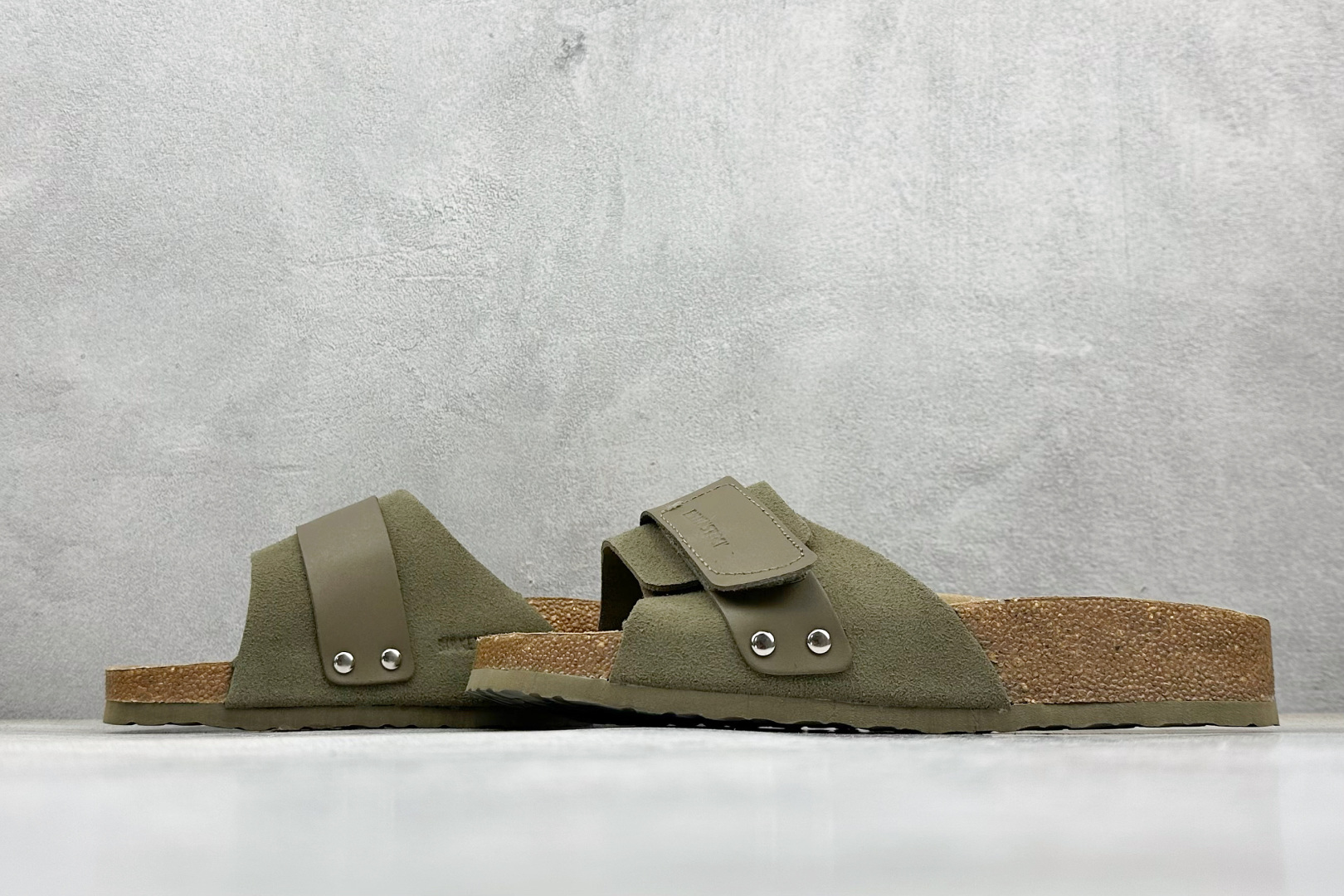 TG版博肯 Birkenstock Boston Suede 系列平底复古软木底休闲拖鞋 1028058-High Quatity Cheap Brand wholesale wholesaler seller Clothes Bags handbags Sneakers Top Fashion Clothing Shoes from China Factory Chinese suppliers best Quality Beautiful Price TG版博肯 Birkenstock Boston Suede 系列平底复古软木底休闲拖鞋 1028058