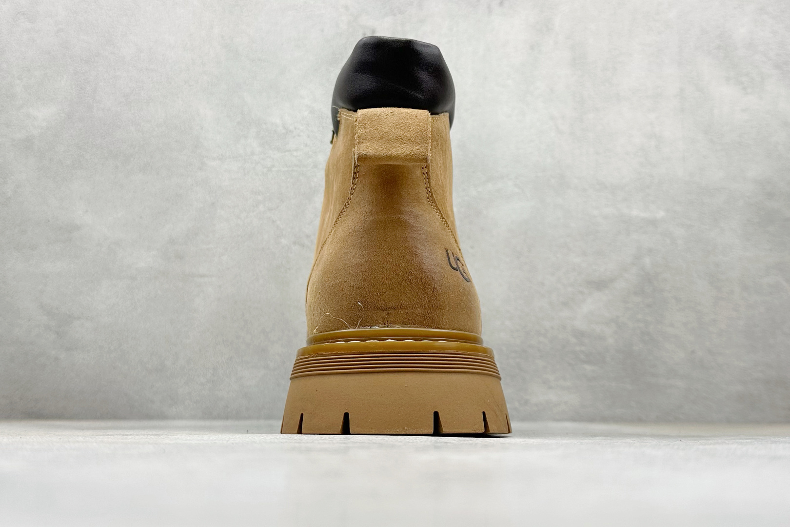 320 UGG Tasman Weather Hybrid 塔斯曼混合系列中帮轻量休闲马丁靴 U5666M