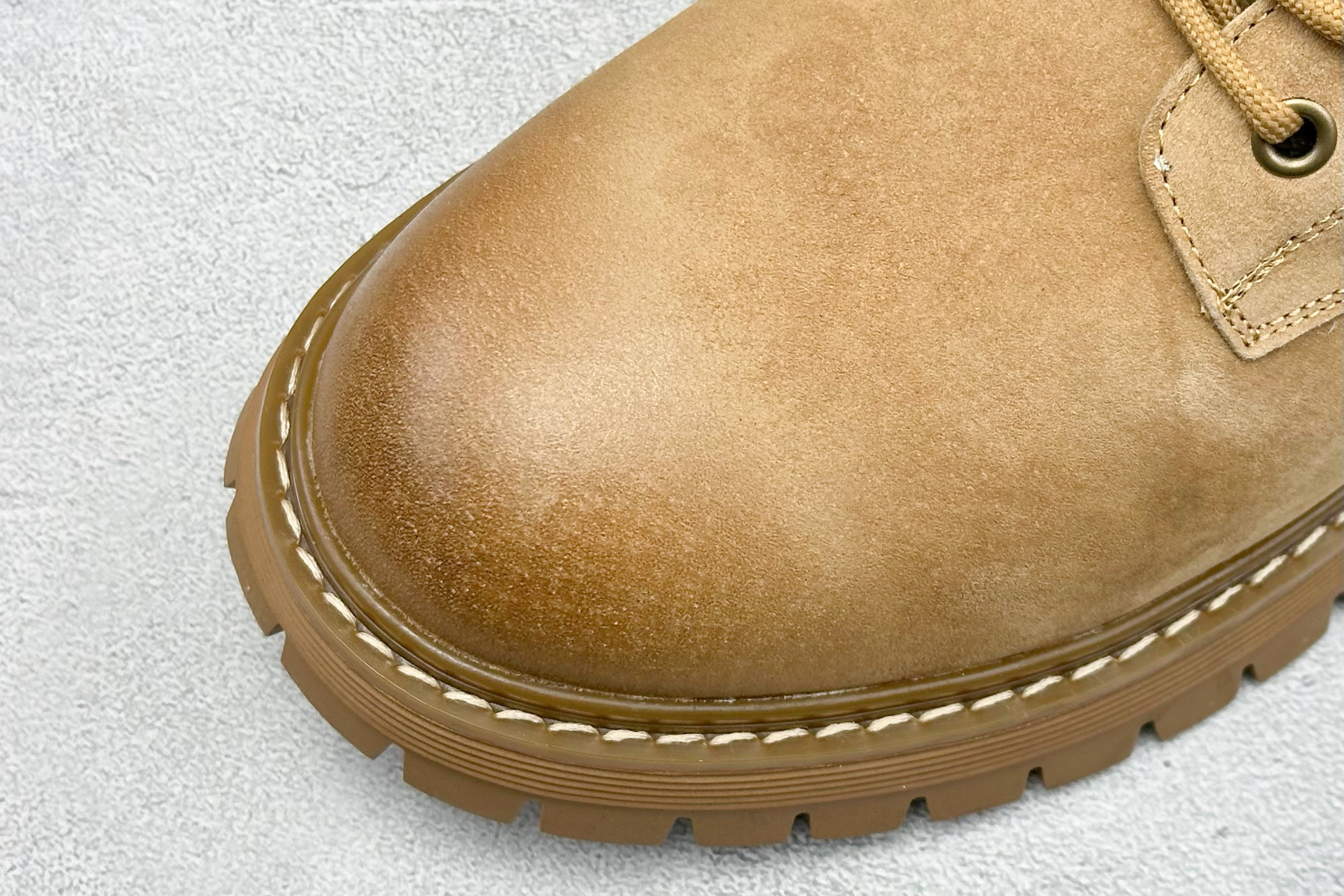 320 UGG Tasman Weather Hybrid 塔斯曼混合系列中帮轻量休闲马丁靴 U5666M