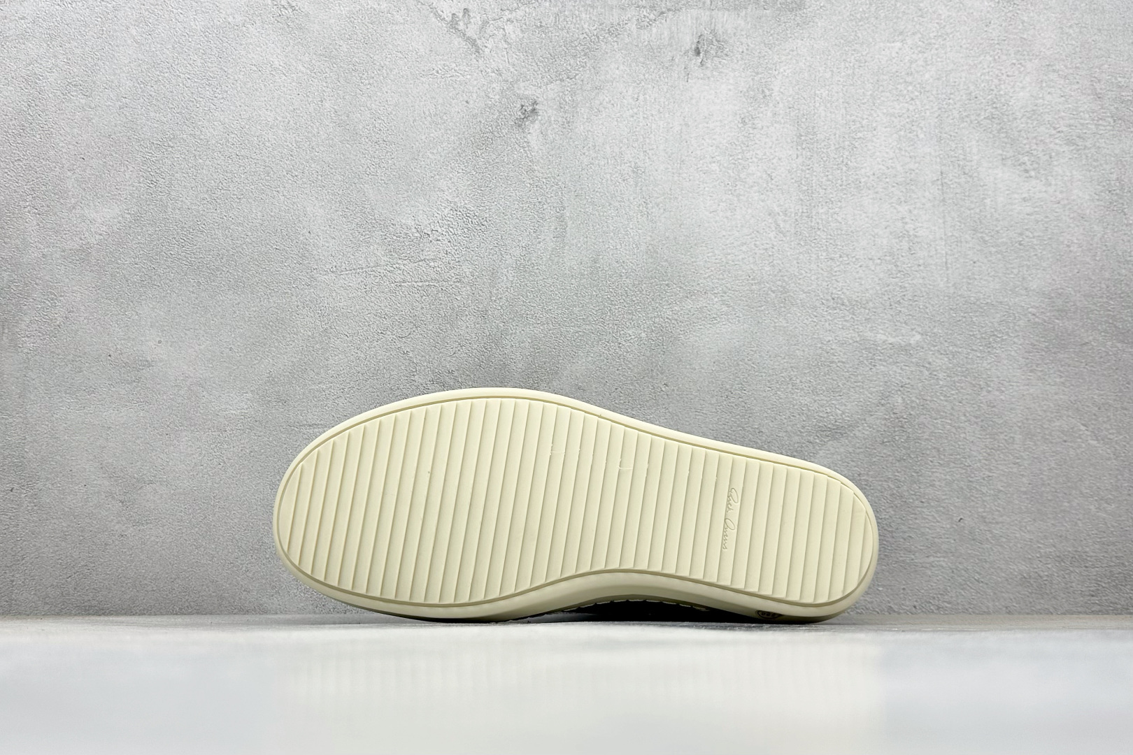 450 瑞克欧文斯Rick owens 主线 经典西瓜头 RO低帮皮面款 RUO2B897LPOLVS-Chinese UA Cheap High Quatity Brand Clothes Bags handbags Sneakers wholesale wholesaler seller from China Factory suppliers Fashion Clothing Shoes best Quality Beautiful Price 450 瑞克欧文斯Rick owens 主线 经典西瓜头 RO低帮皮面款 RUO2B897LPOLVS