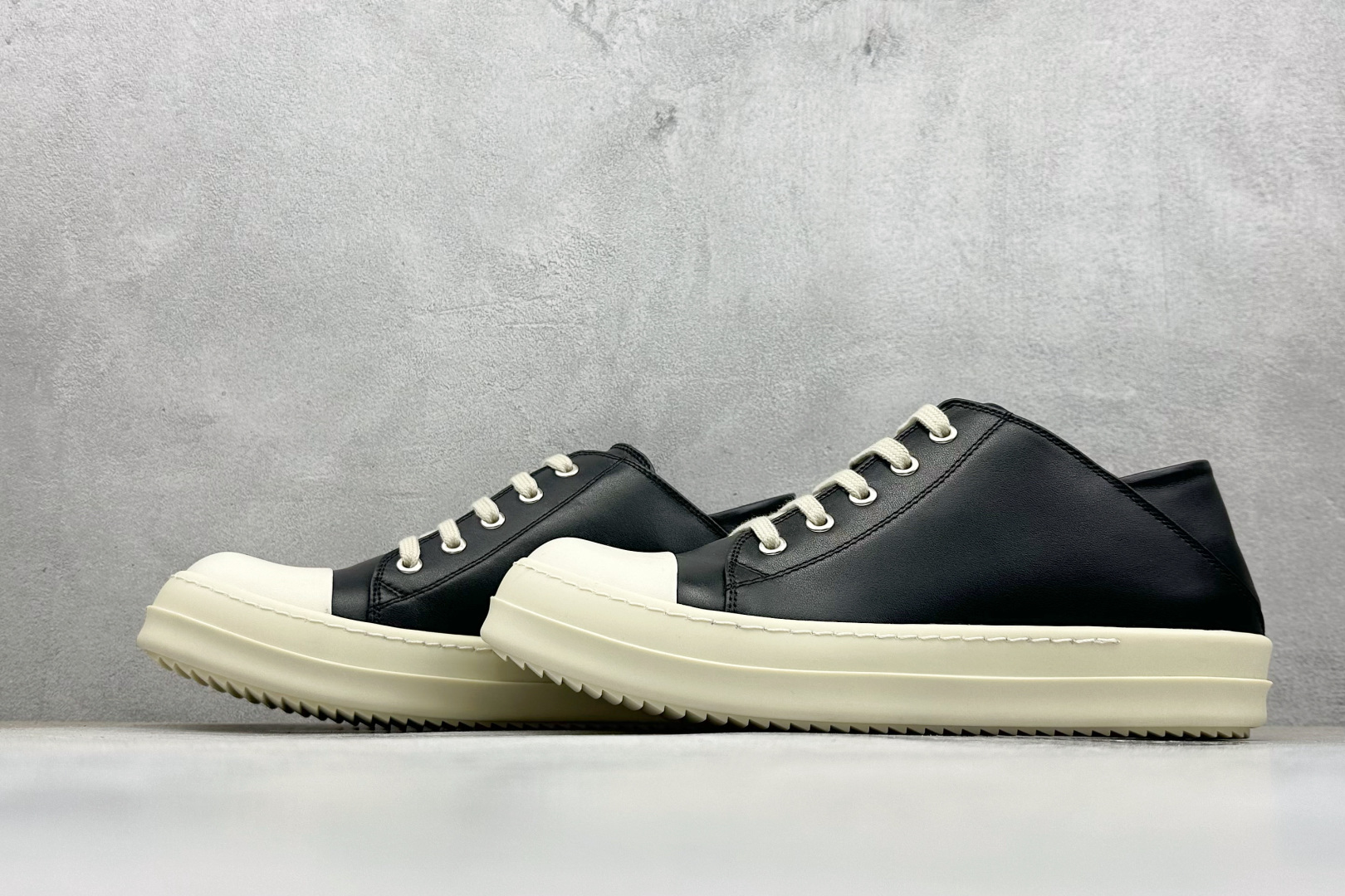 450 瑞克欧文斯Rick owens 主线 经典西瓜头 RO低帮皮面款 RUO2B897LPOLVS-Chinese UA Cheap High Quatity Brand Clothes Bags handbags Sneakers wholesale wholesaler seller from China Factory suppliers Fashion Clothing Shoes best Quality Beautiful Price 450 瑞克欧文斯Rick owens 主线 经典西瓜头 RO低帮皮面款 RUO2B897LPOLVS