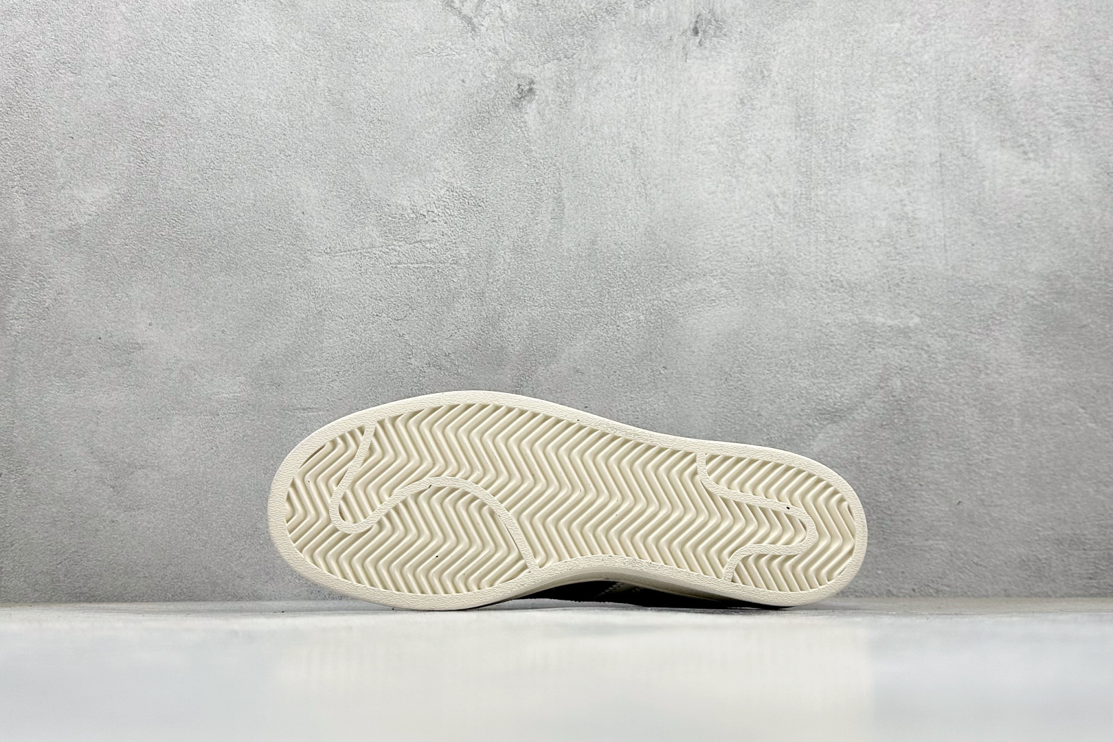 160 Adidas Originals x Wales Bonner Jabbar 阿迪时尚舒适低帮休闲板鞋 JR0271