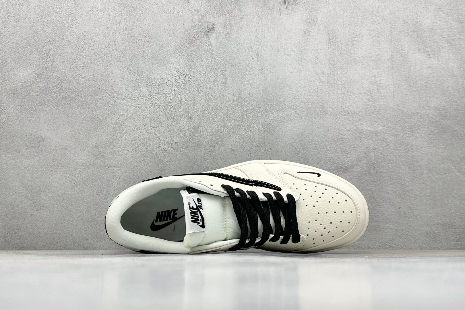 Nike Jordan Air Jordan 1 “NIKE联名——飞人米黑勾” 高端定制 乔丹低帮休闲板鞋 DD7866-105