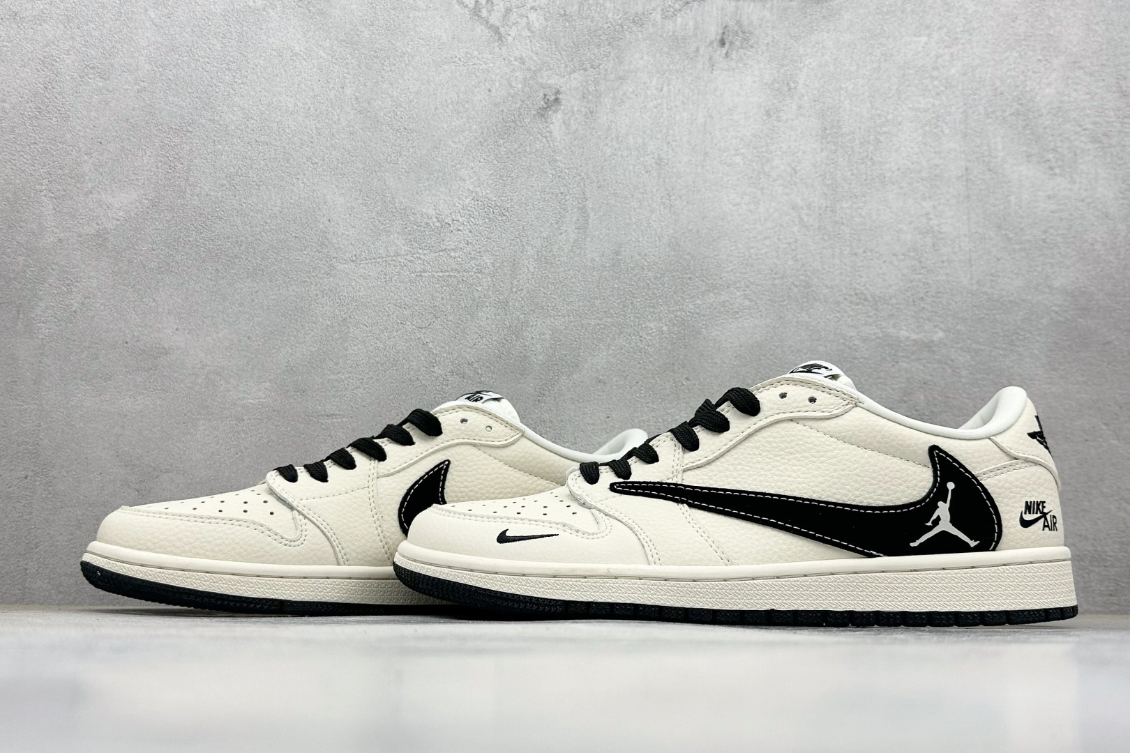 Nike Jordan Air Jordan 1 “NIKE联名——飞人米黑勾” 高端定制 乔丹低帮休闲板鞋 DD7866-105