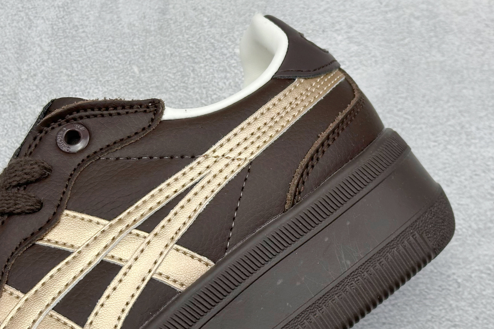 180 ASICS OnitsukaTiger/鬼塚虎 Tokuten Chunk 厚底休闲鞋 1183C426-700