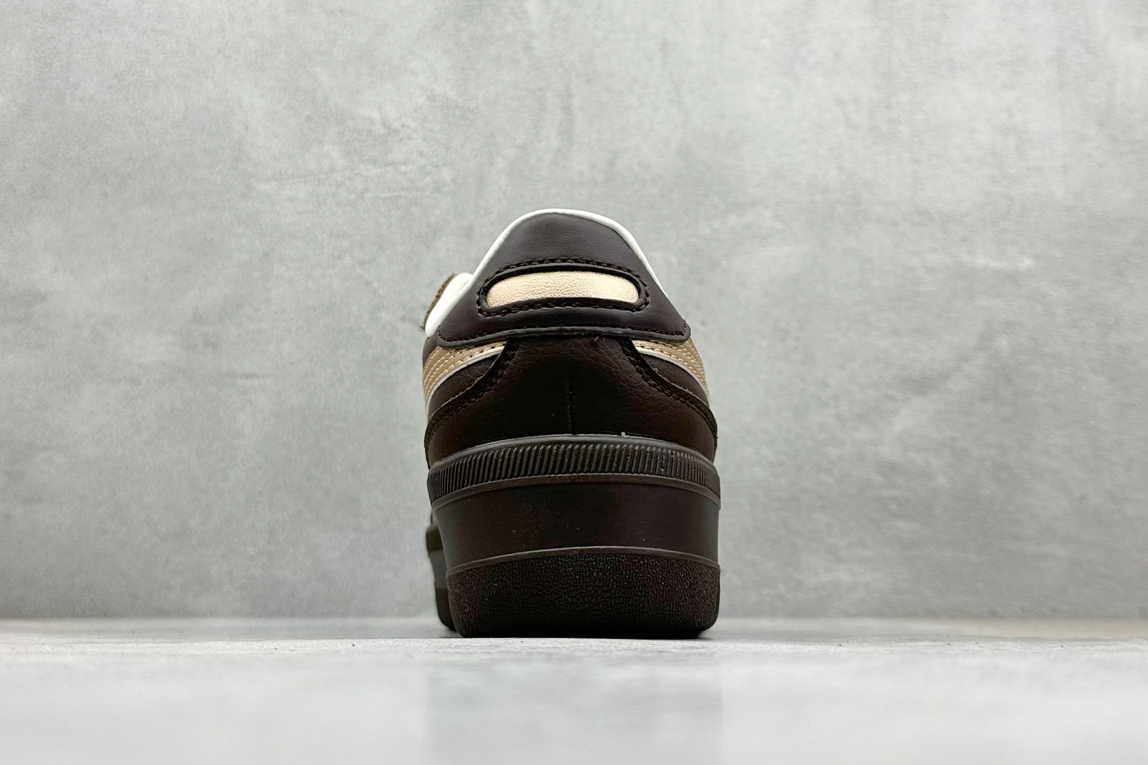 180 ASICS OnitsukaTiger/鬼塚虎 Tokuten Chunk 厚底休闲鞋 1183C426-700