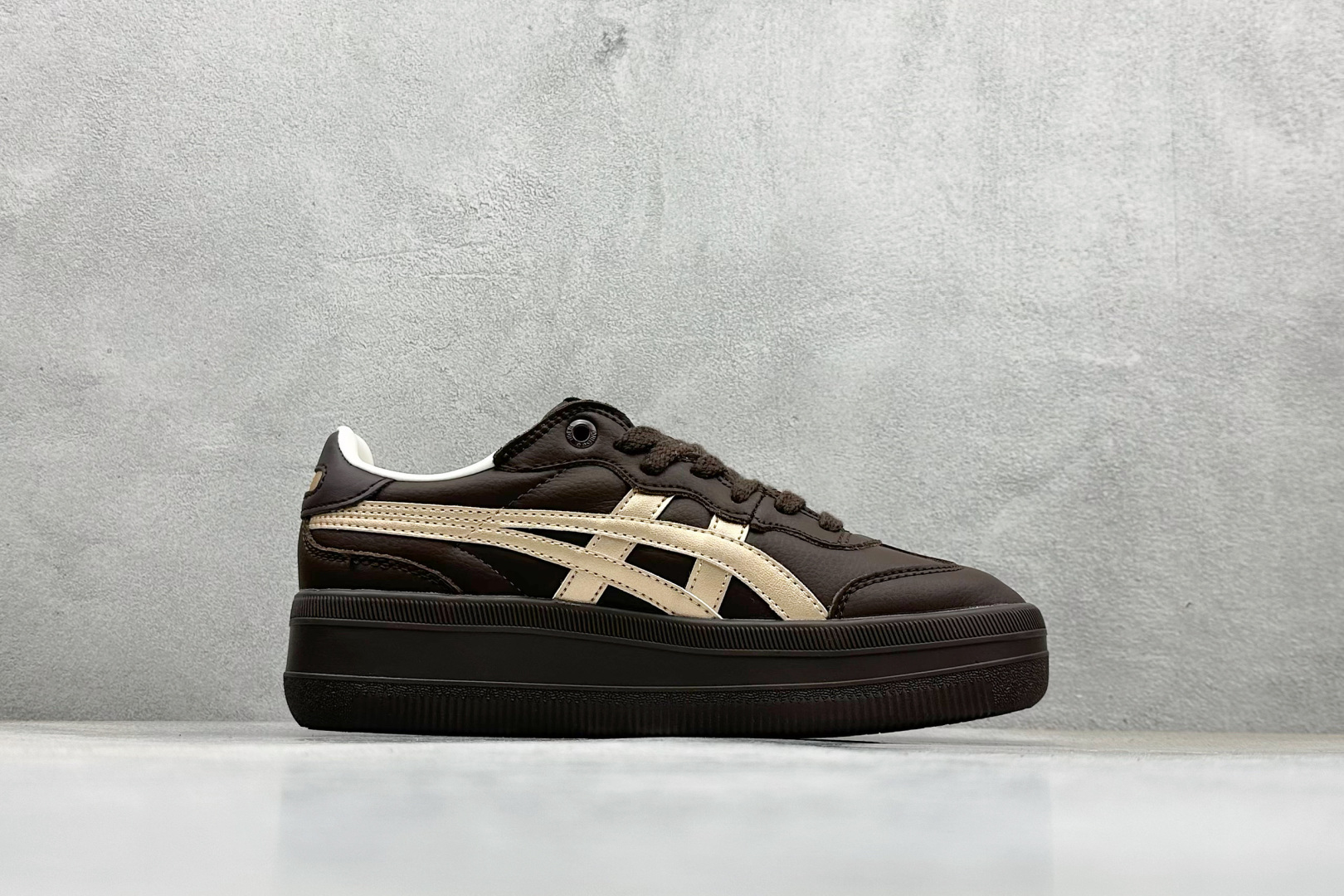 180 ASICS OnitsukaTiger/鬼塚虎 Tokuten Chunk 厚底休闲鞋 1183C426-700