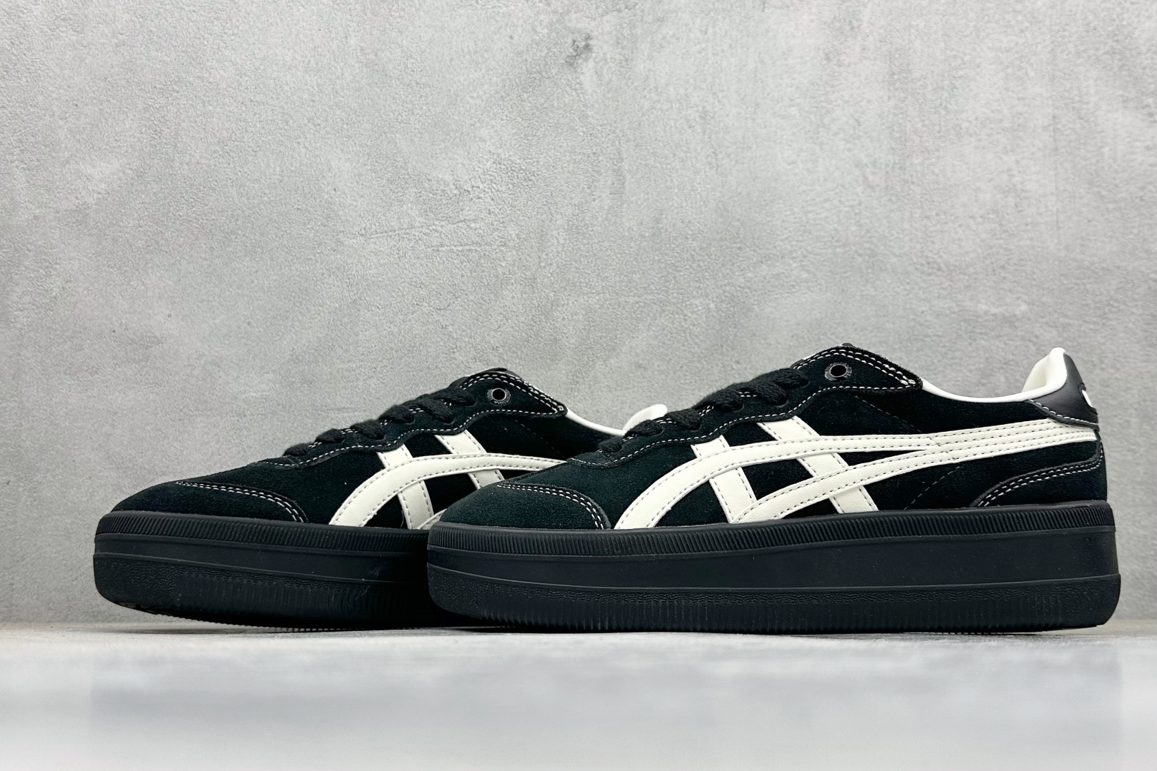 180 ASICS OnitsukaTiger/鬼塚虎 Tokuten Chunk 厚底休闲鞋 1183C426-300