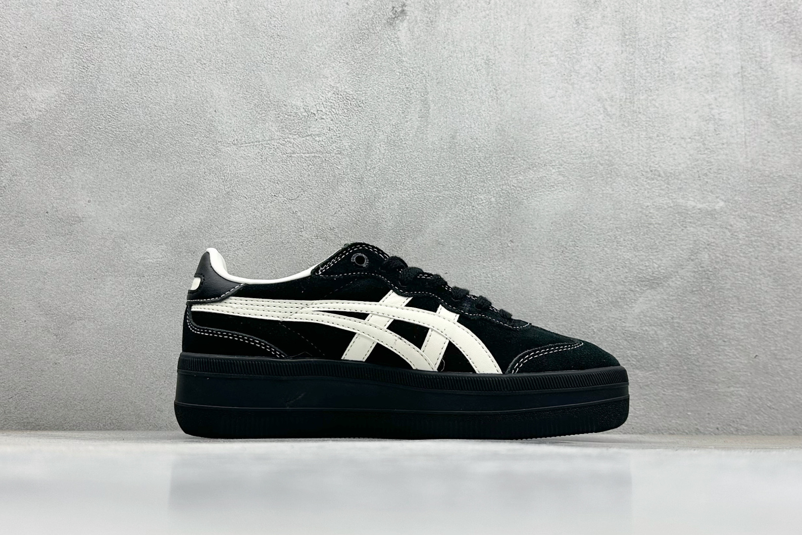 180 ASICS OnitsukaTiger/鬼塚虎 Tokuten Chunk 厚底休闲鞋 1183C426-300
