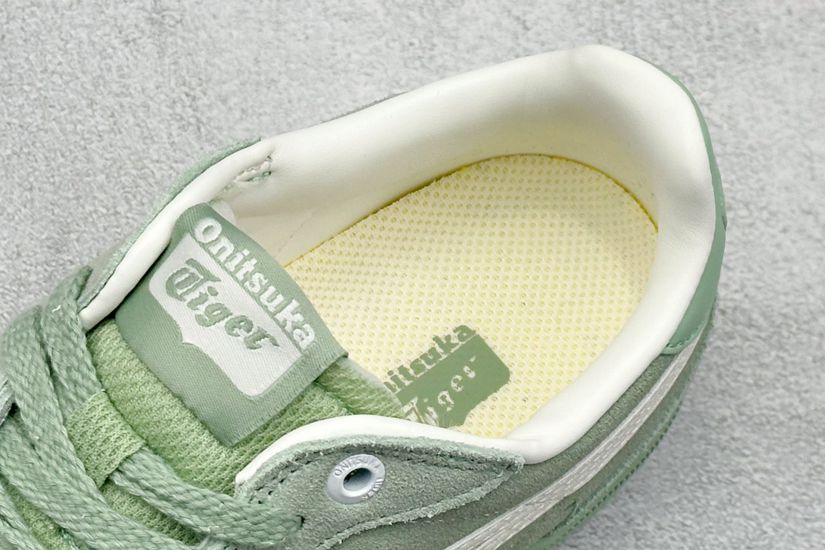 180 ASICS OnitsukaTiger/鬼塚虎 Tokuten Chunk 厚底休闲鞋 1183C561-001