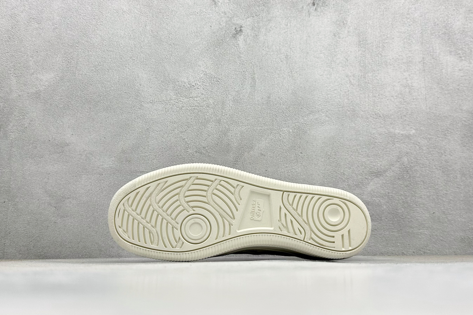 180 ASICS OnitsukaTiger/鬼塚虎 Tokuten Chunk 厚底休闲鞋 1183C526-600